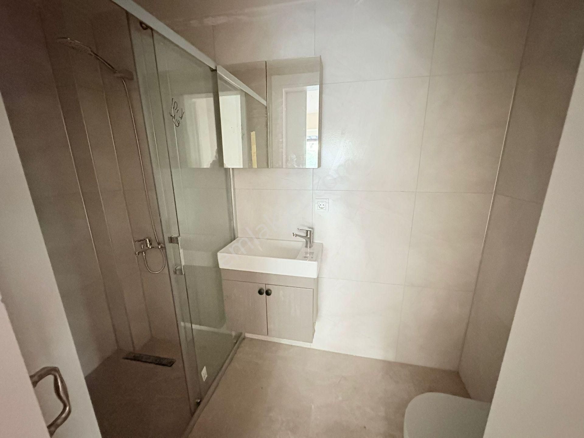 Karşıyaka Girne Caddesinde Yeni Binada Kiralık Köşe 3+1 Daire - Görsel 16