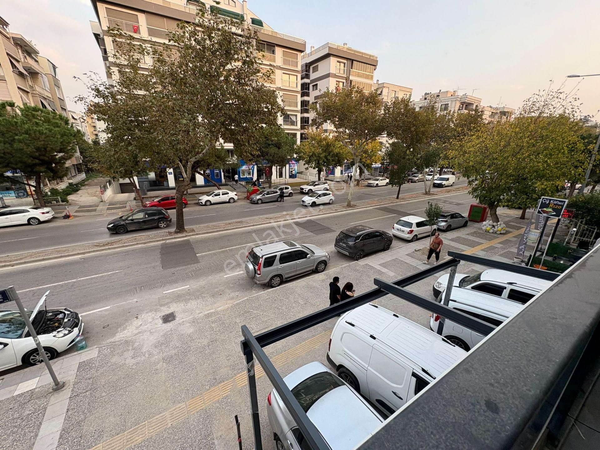 Karşıyaka Girne Caddesinde Yeni Binada Kiralık Köşe 3+1 Daire - Görsel 2