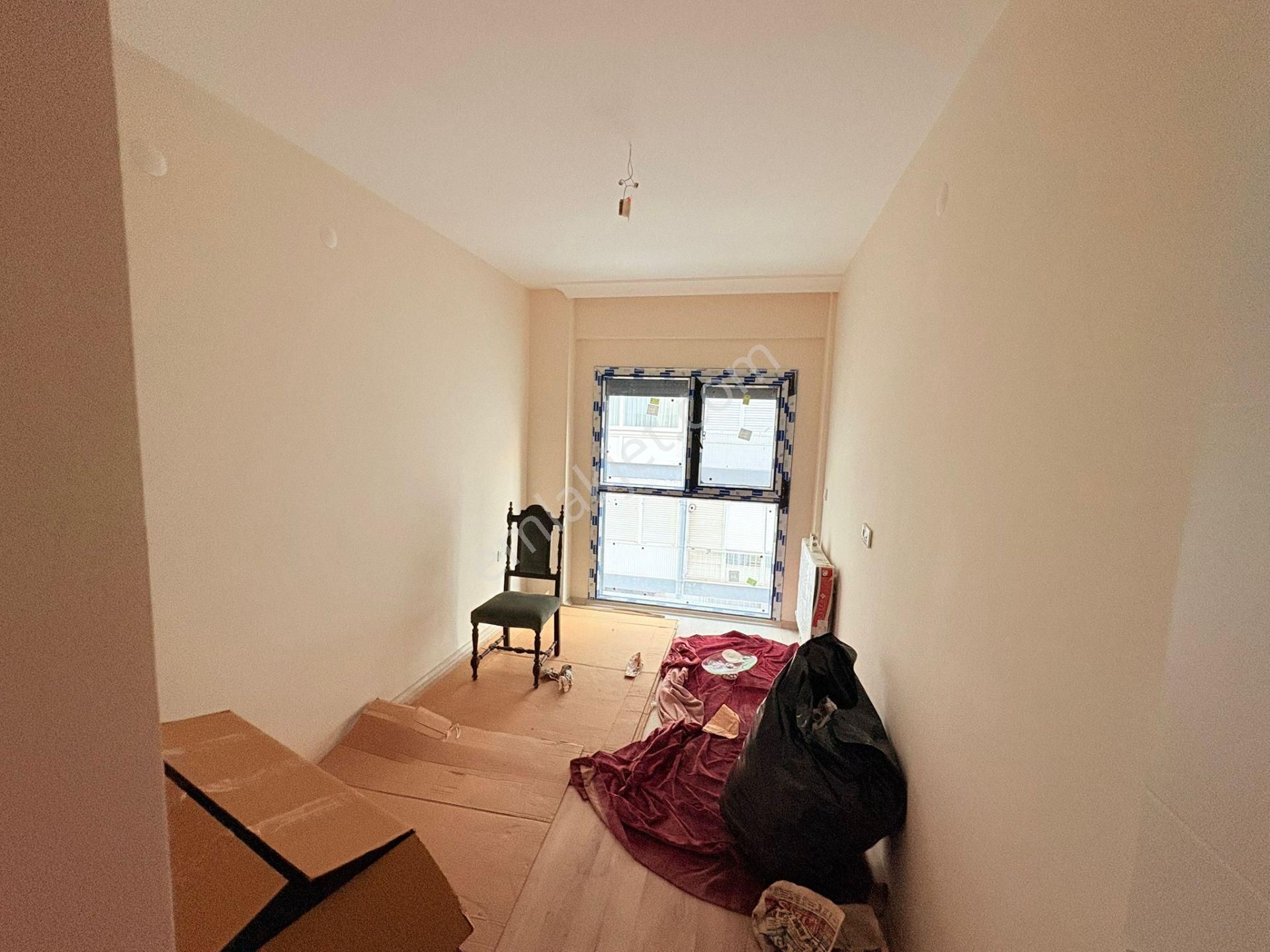 Karşıyaka Girne Caddesinde Yeni Binada Kiralık Köşe 3+1 Daire - Görsel 4