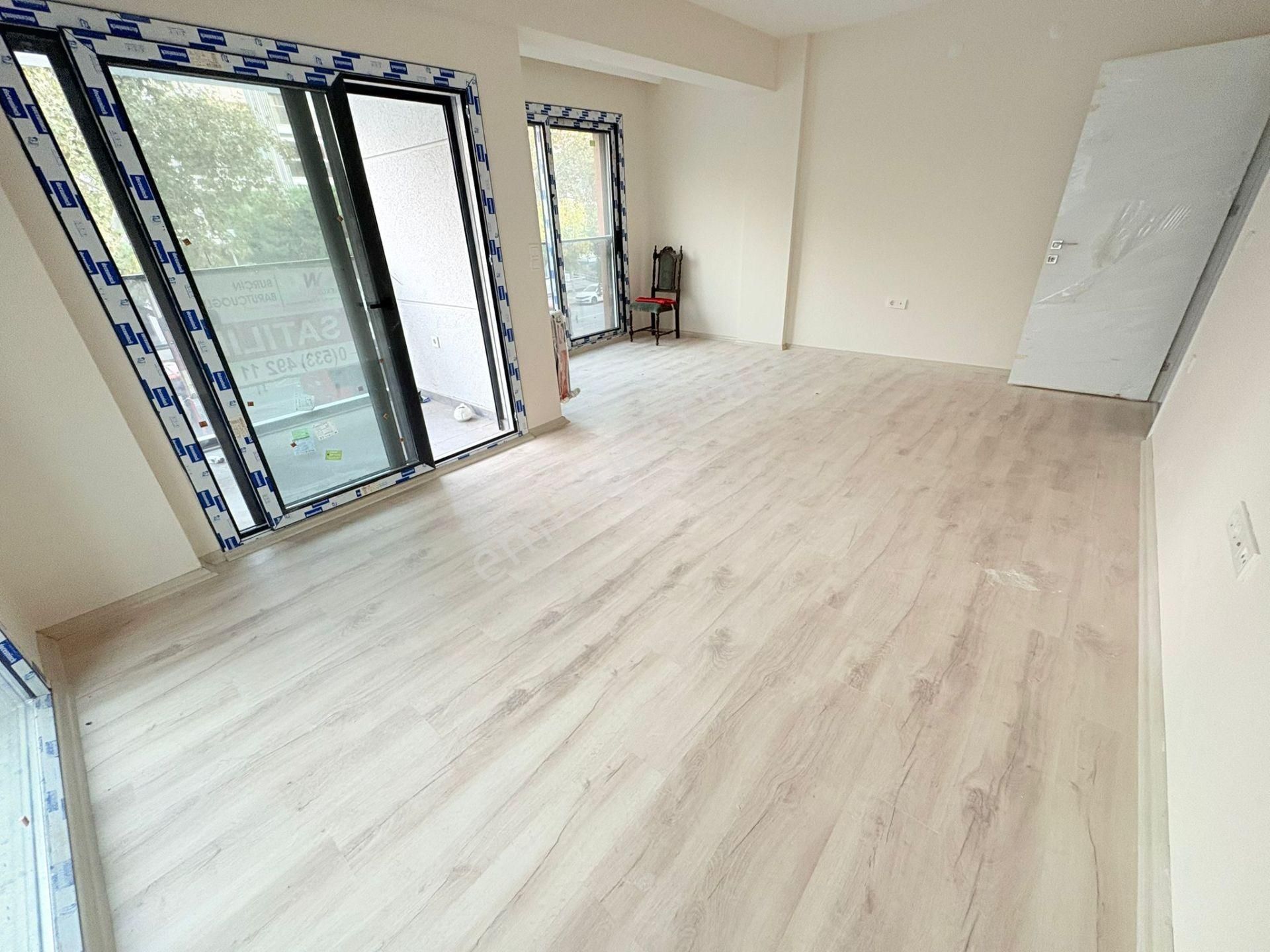 Karşıyaka Girne Caddesinde Yeni Binada Kiralık Köşe 3+1 Daire - Görsel 8