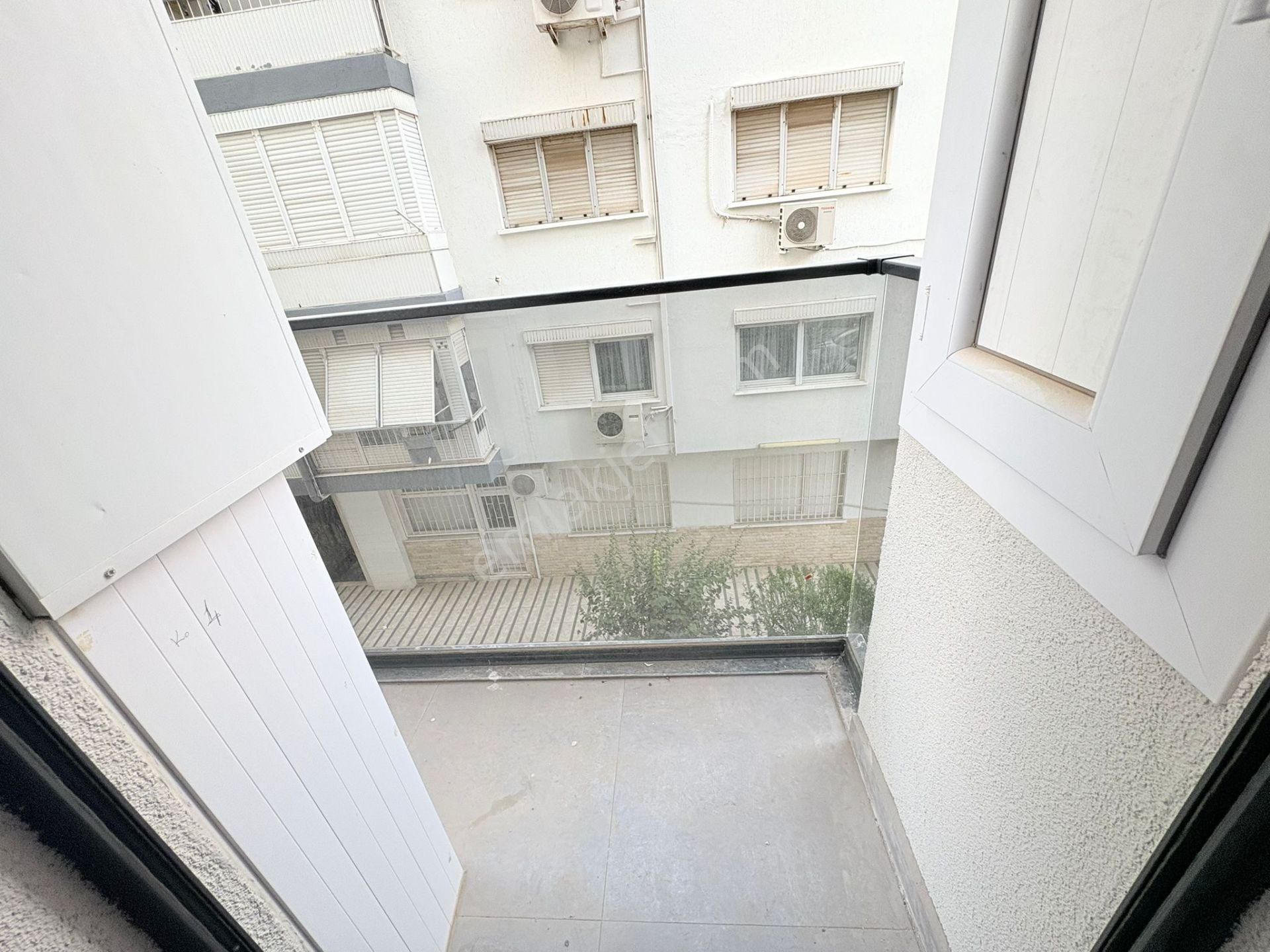 Karşıyaka Girne Caddesinde Yeni Binada Kiralık Köşe 3+1 Daire - Görsel 5