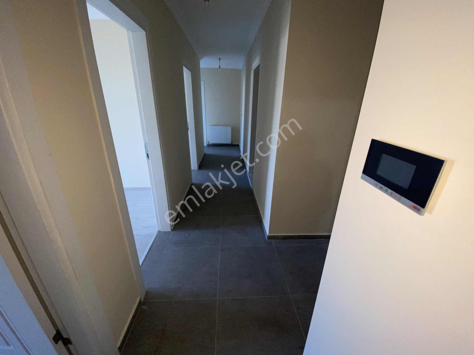 Dağlı Gayrimenkul'den Sıfır 3+1 Ara Kat Kaloriferli Cadde Üzeri - Görsel 11