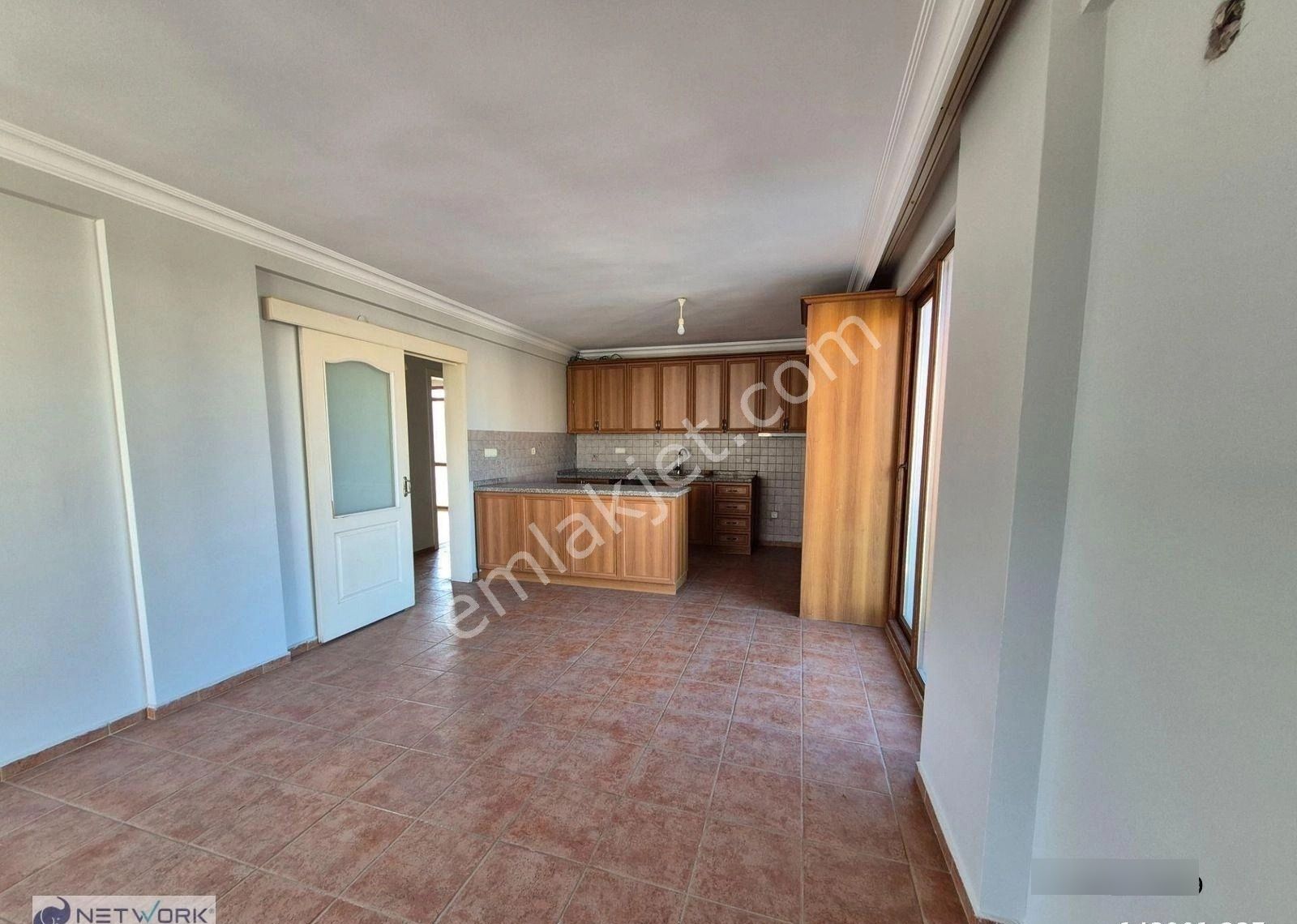 Kuşadası Merkezde Satılık 2+1 Daire (80m²) - Görsel 5