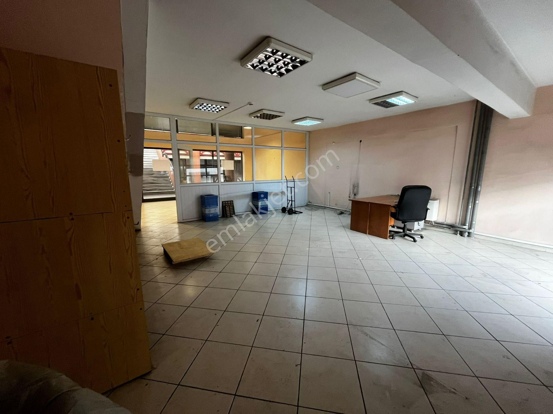 Em-of'tan Merkezi Konumda Yapılı 130 M2 Kiralık İş Yeri - Görsel 12