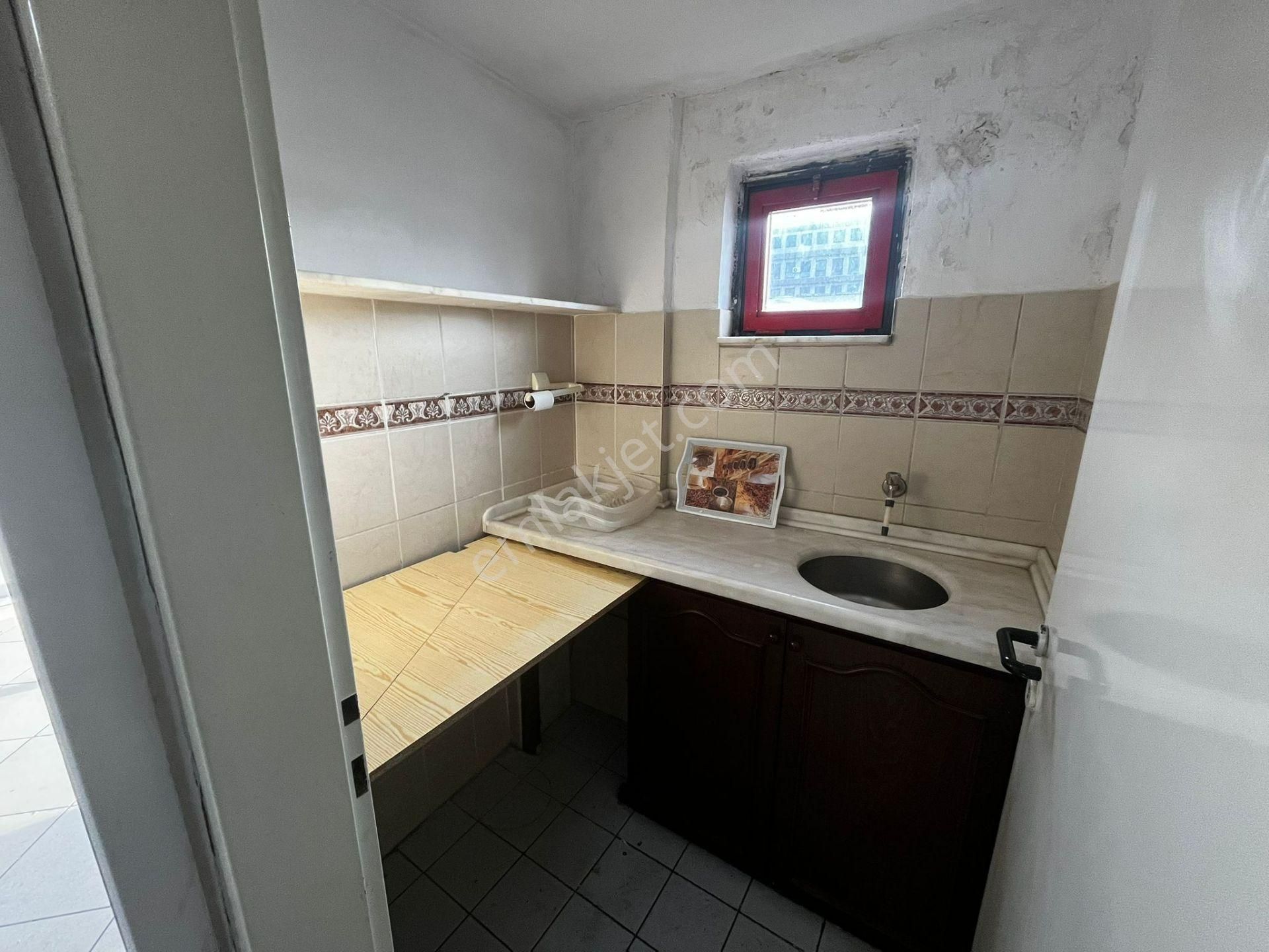 Em-of'tan Merkezi Konumda Yapılı 130 M2 Kiralık İş Yeri - Görsel 11