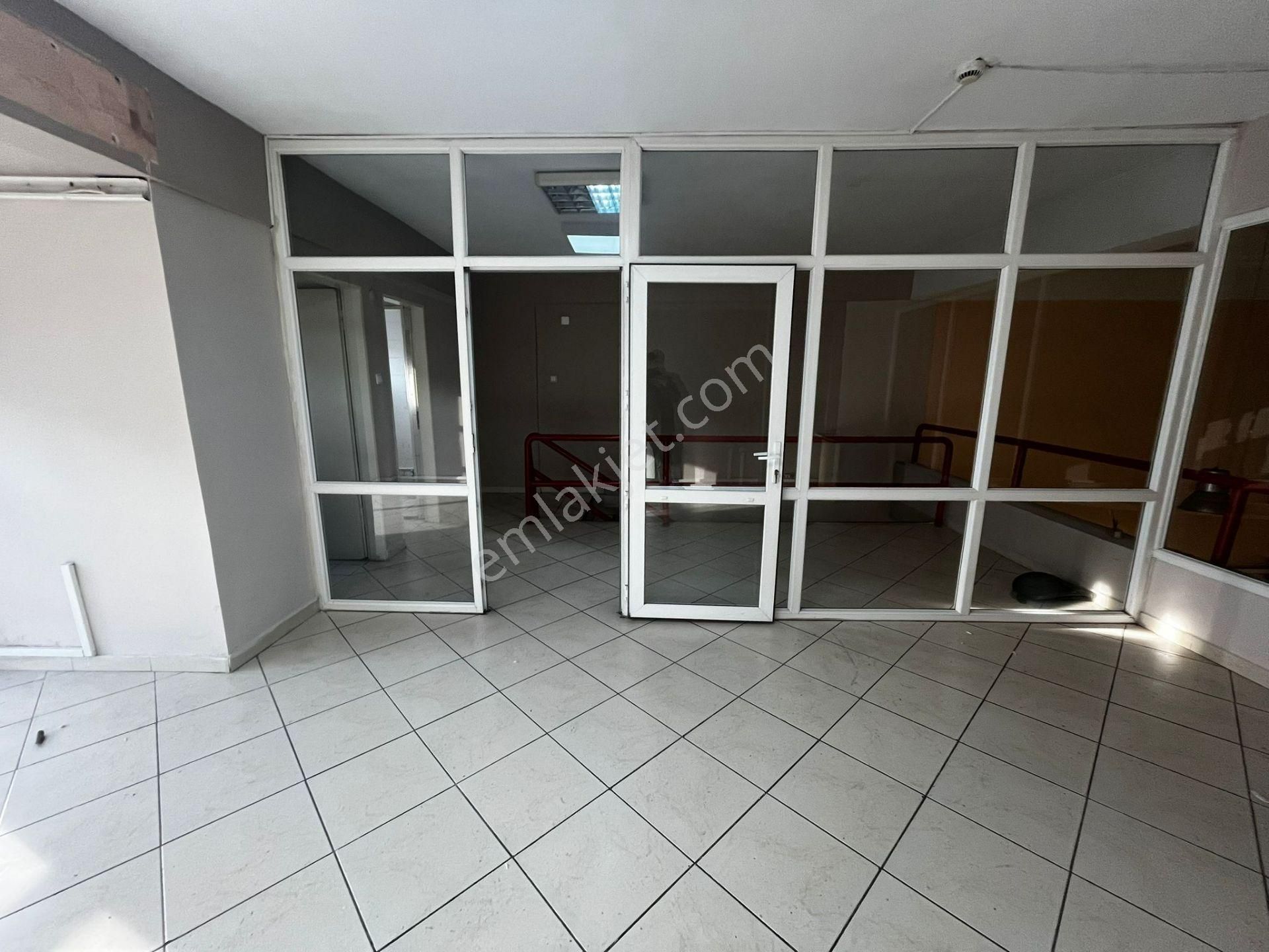 Em-of'tan Merkezi Konumda Yapılı 130 M2 Kiralık İş Yeri - Görsel 13