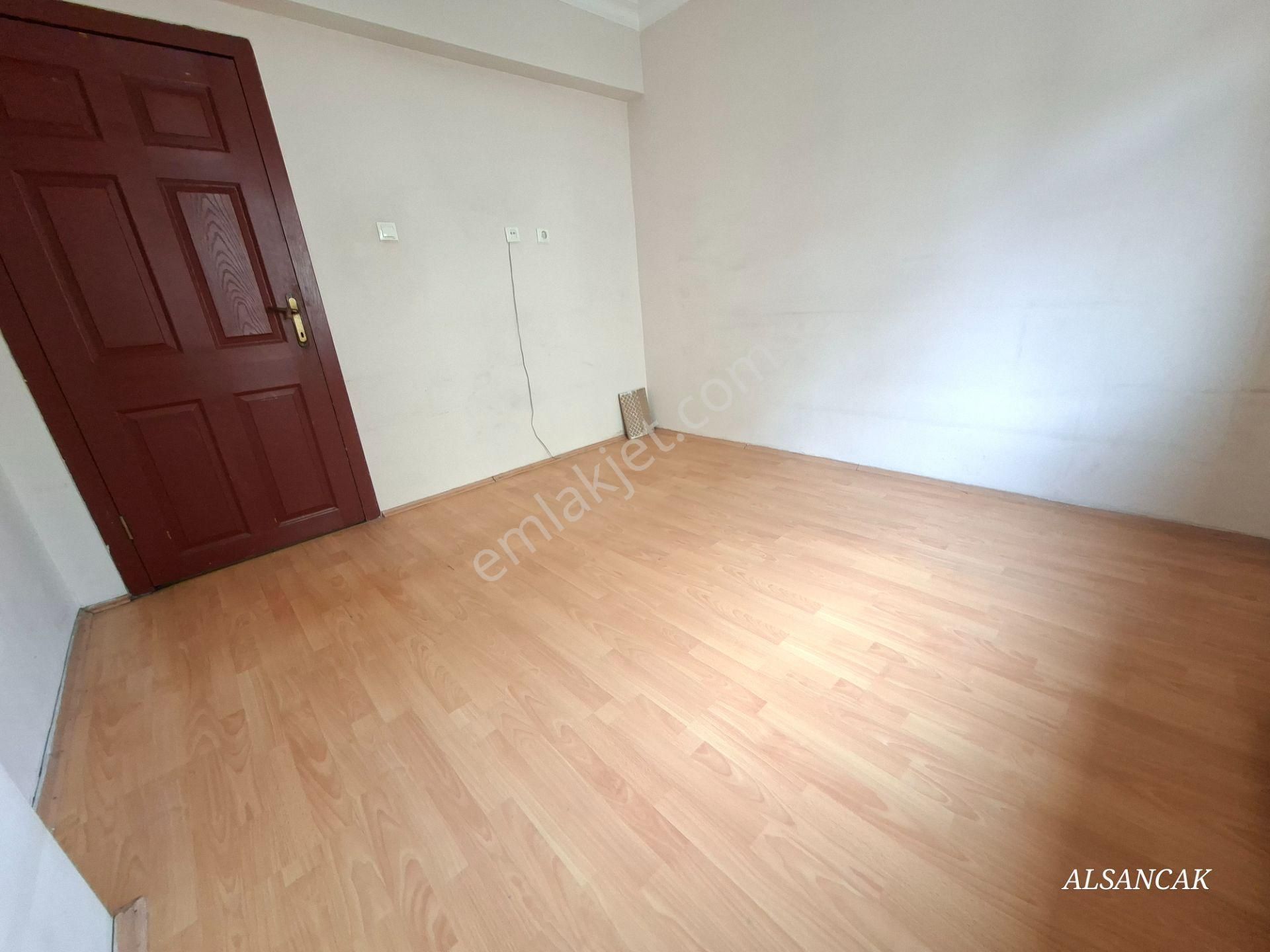 Elvan Mahallesinde Orta Katta 3+1 Kiralık Daire Yht Trene Yakın - Görsel 13