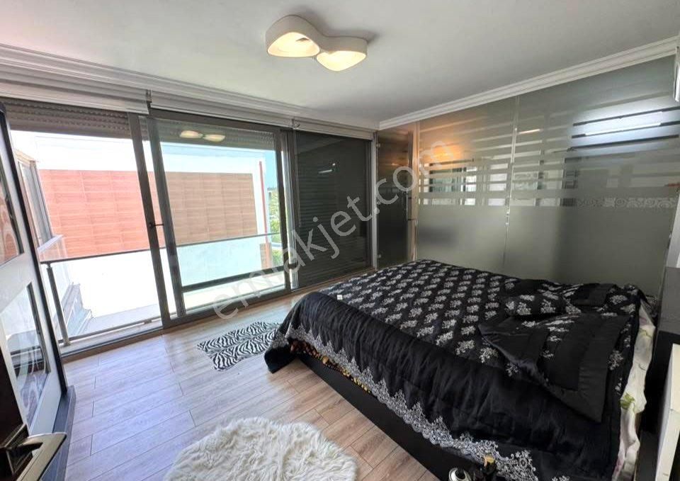 Kuşadası Karaova‘da Güvenlikli Tek Müstakil Büyük Villa - Görsel 14