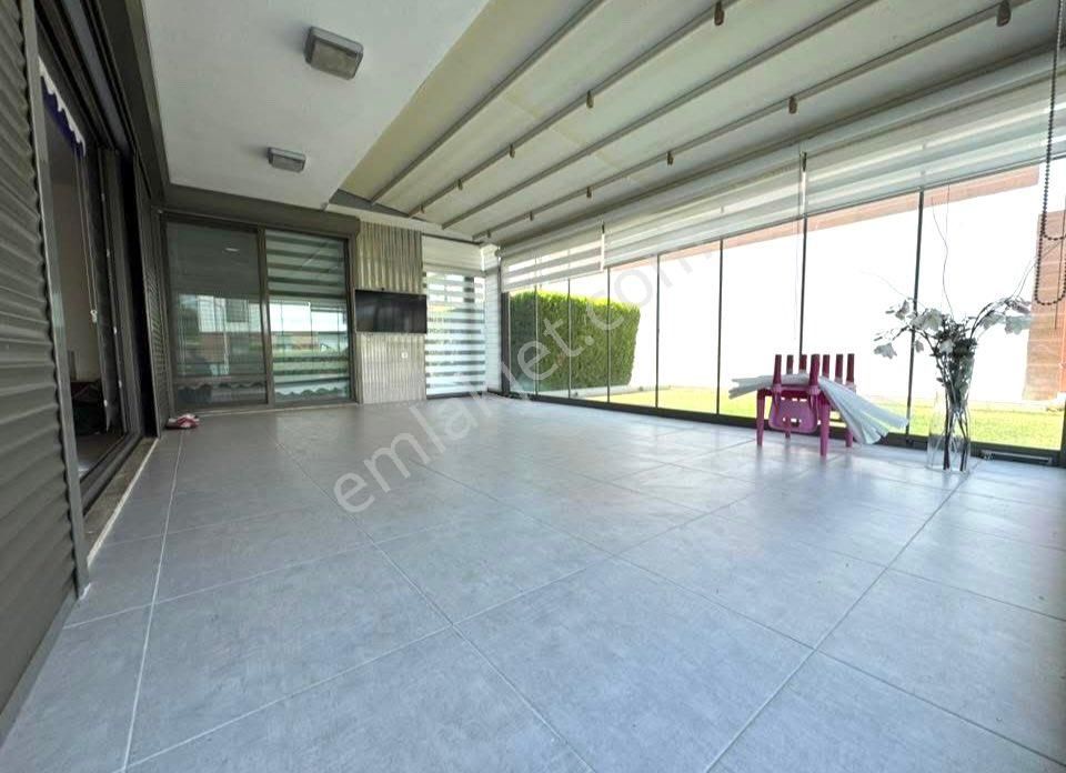 Kuşadası Karaova‘da Güvenlikli Tek Müstakil Büyük Villa - Görsel 19