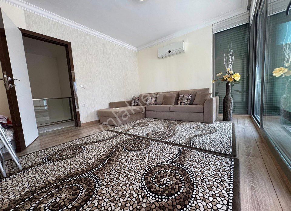 Kuşadası Karaova‘da Güvenlikli Tek Müstakil Büyük Villa - Görsel 24