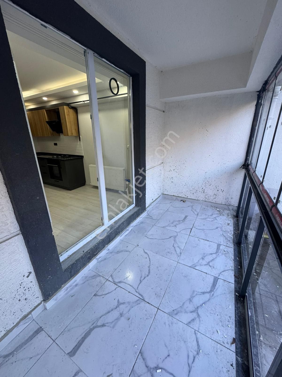 Hatip Mahallesınde Acıl Satılık 1+1 Sıfır Daire - Görsel 8