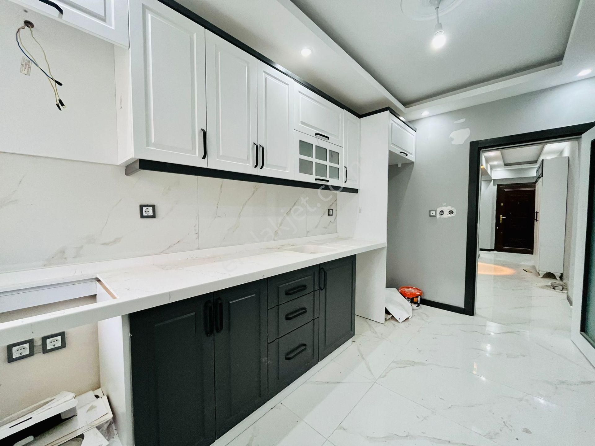 Yükselden Altınkumda Ayrı Mutfak Ultra Lüx Tasarım 3+1 Daire!