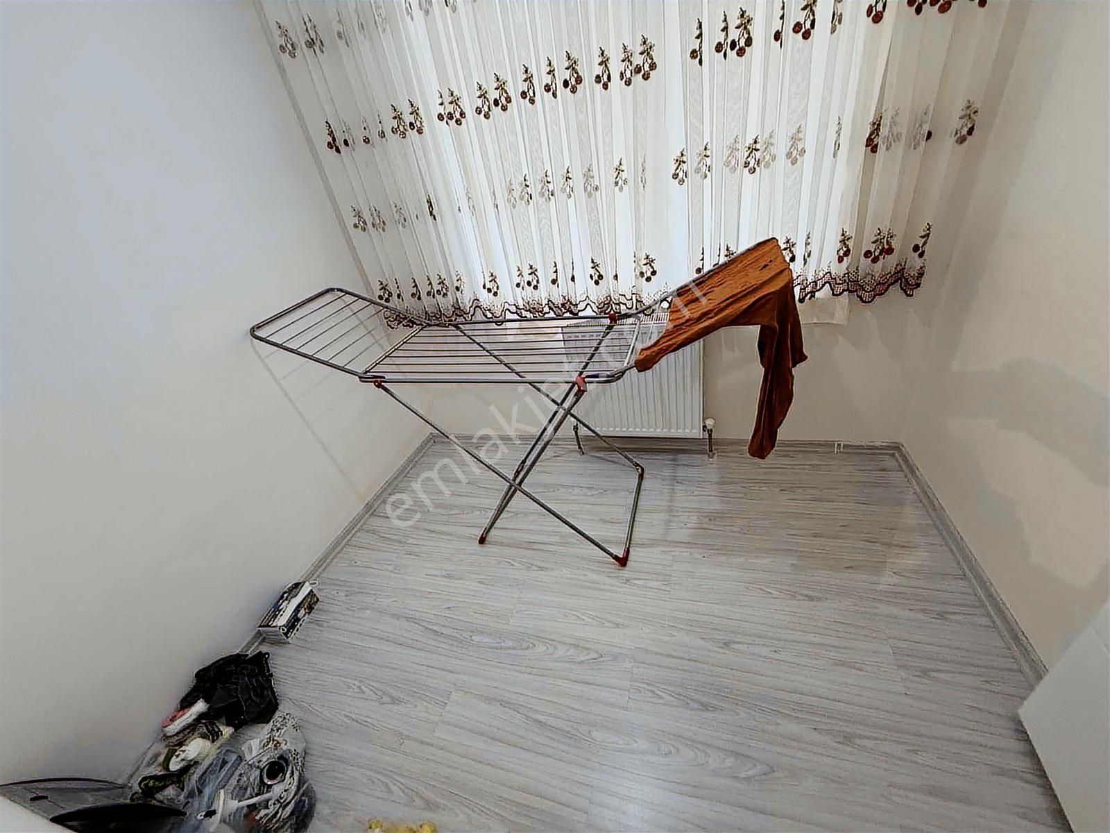 Yeni Bayındır'da Asansörlü İskanlı Ara Kat Masrafsız 3+1 Daire - Görsel 9