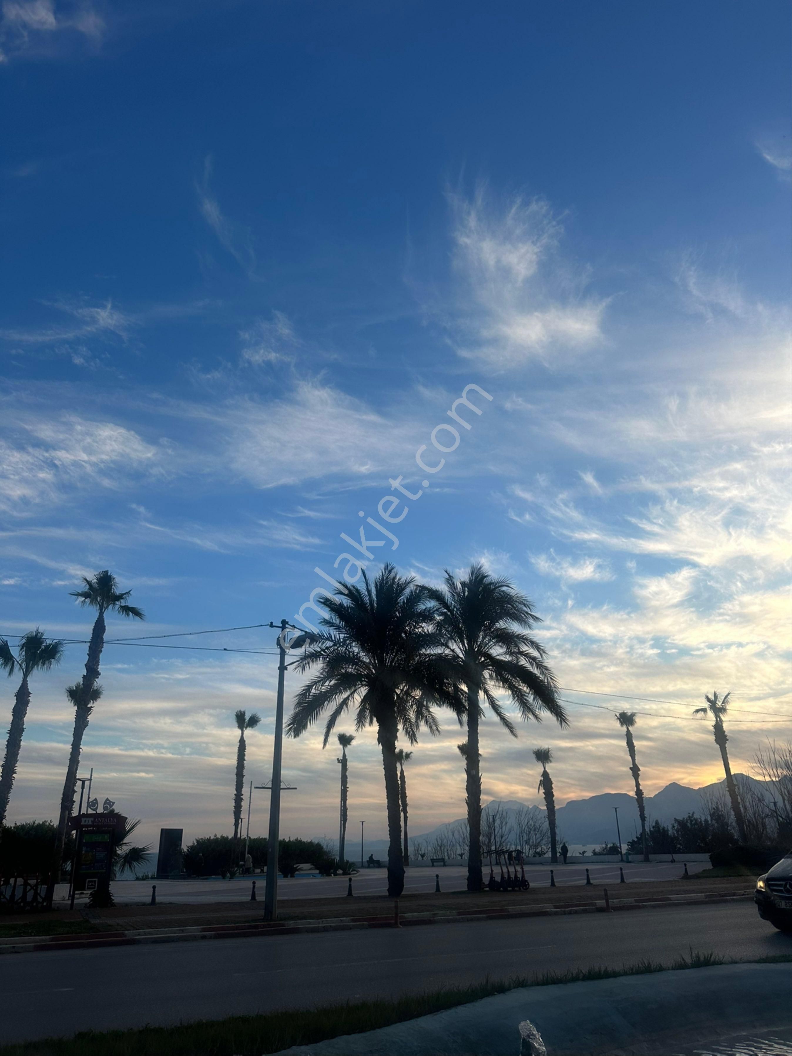 Lüx Siteiçinde Deniz Manzaralı Arakatta Havuzlu 3+1 - Görsel 17