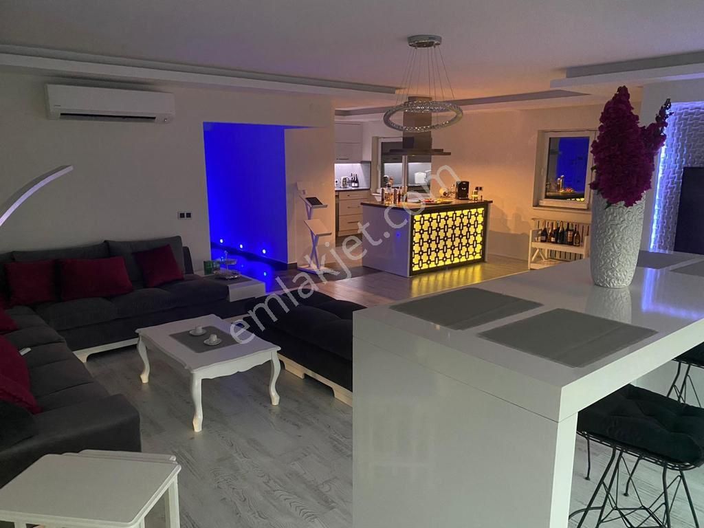 Lüx Siteiçinde Deniz Manzaralı Arakatta Havuzlu 3+1 - Görsel 2