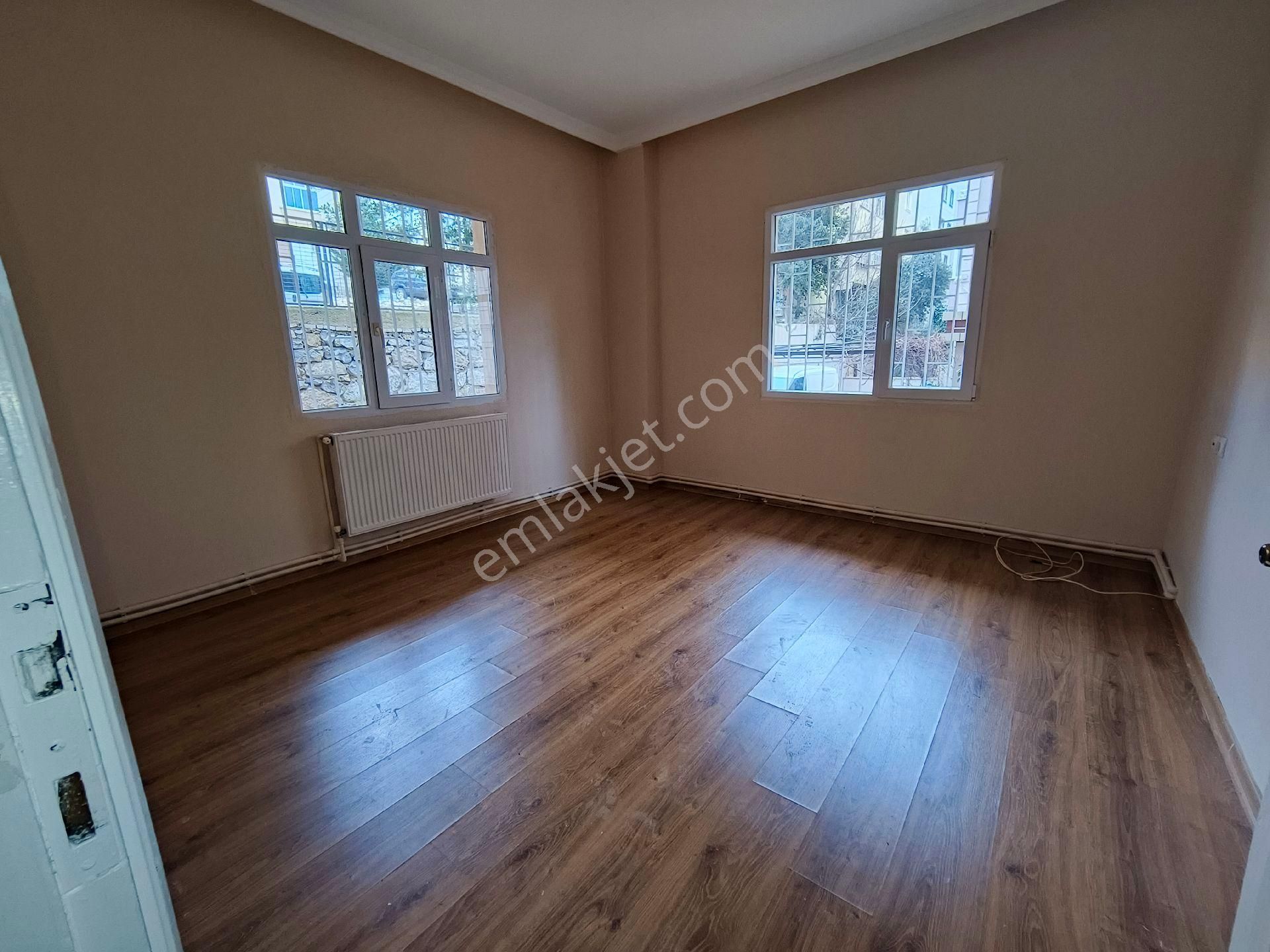 Güneyden Metroya 5 Dakika Yürüme 1+1.65 M2 Y.giriş Daire
