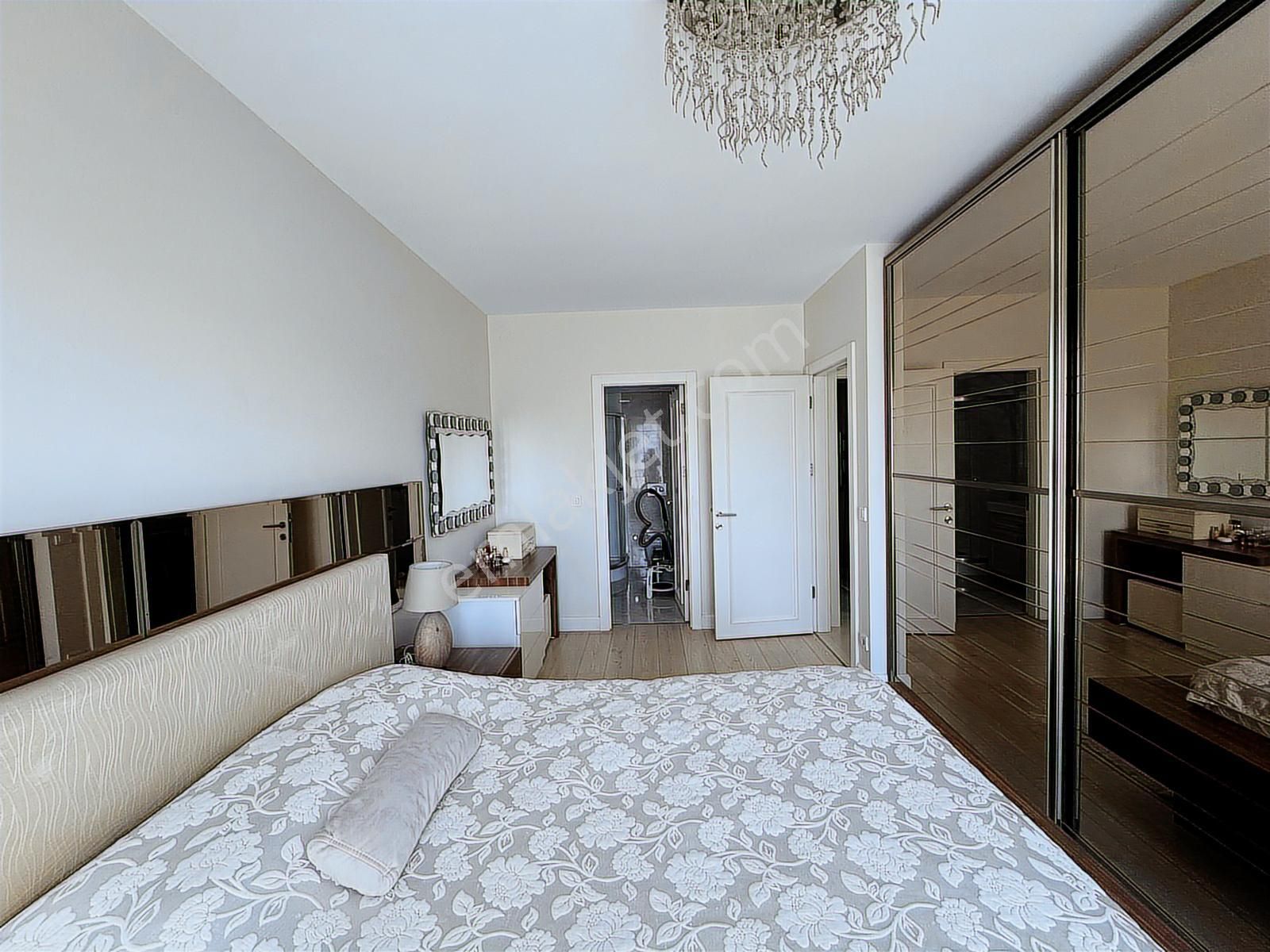 Sınırlı Süre Site İçerisinde Özel Kat Planlı Teraslı Geniş Daire - Görsel 17