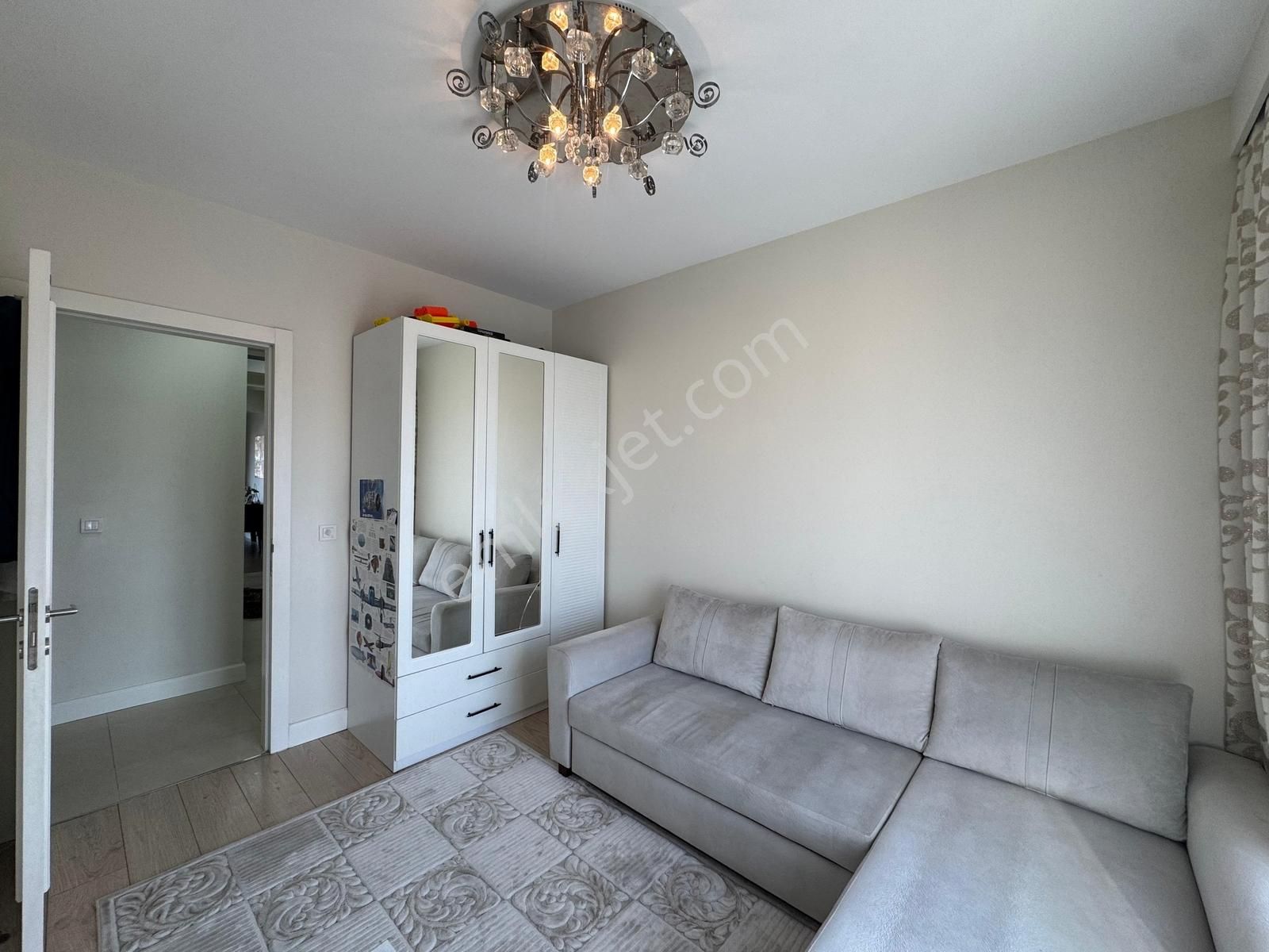 Sınırlı Süre Site İçerisinde Özel Kat Planlı Teraslı Geniş Daire - Görsel 3