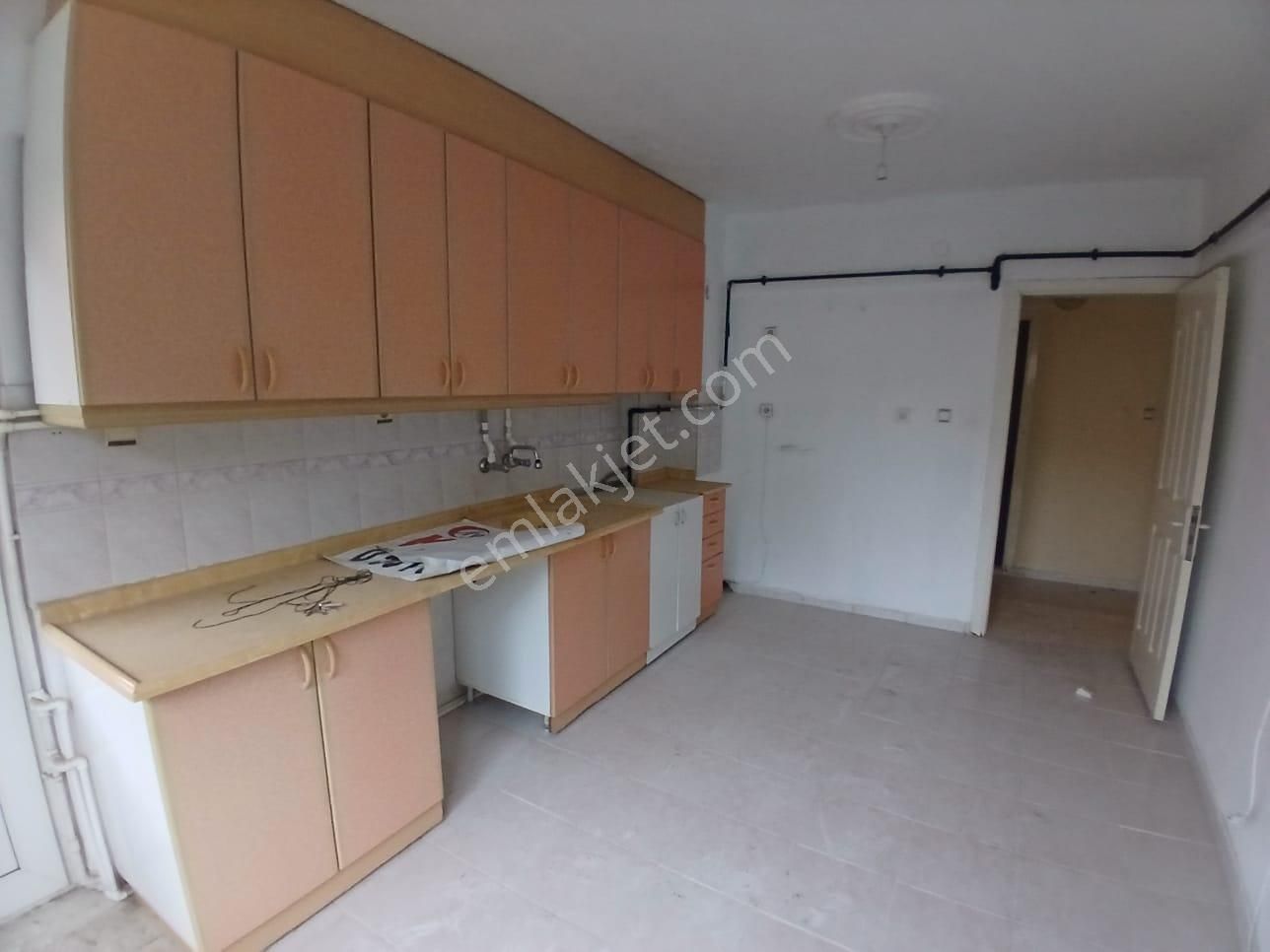 Ender Uysal Gayrimenkulden Kınıklı Mahallesin De 3+1 Kiralık Balkonlu Daire....