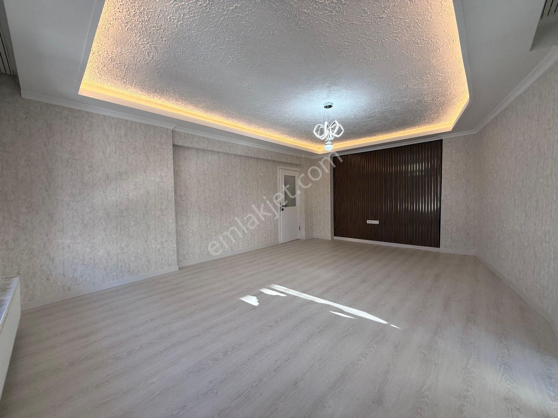 İncirli'de Merkezi Konum Ara Katta Lüx Yapılı Manzaralı 3+1 Daire - Görsel 4