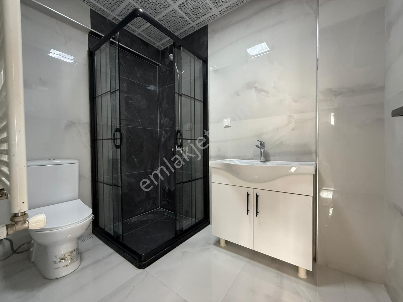 İncirli'de Merkezi Konum Ara Katta Lüx Yapılı Manzaralı 3+1 Daire - Görsel 12