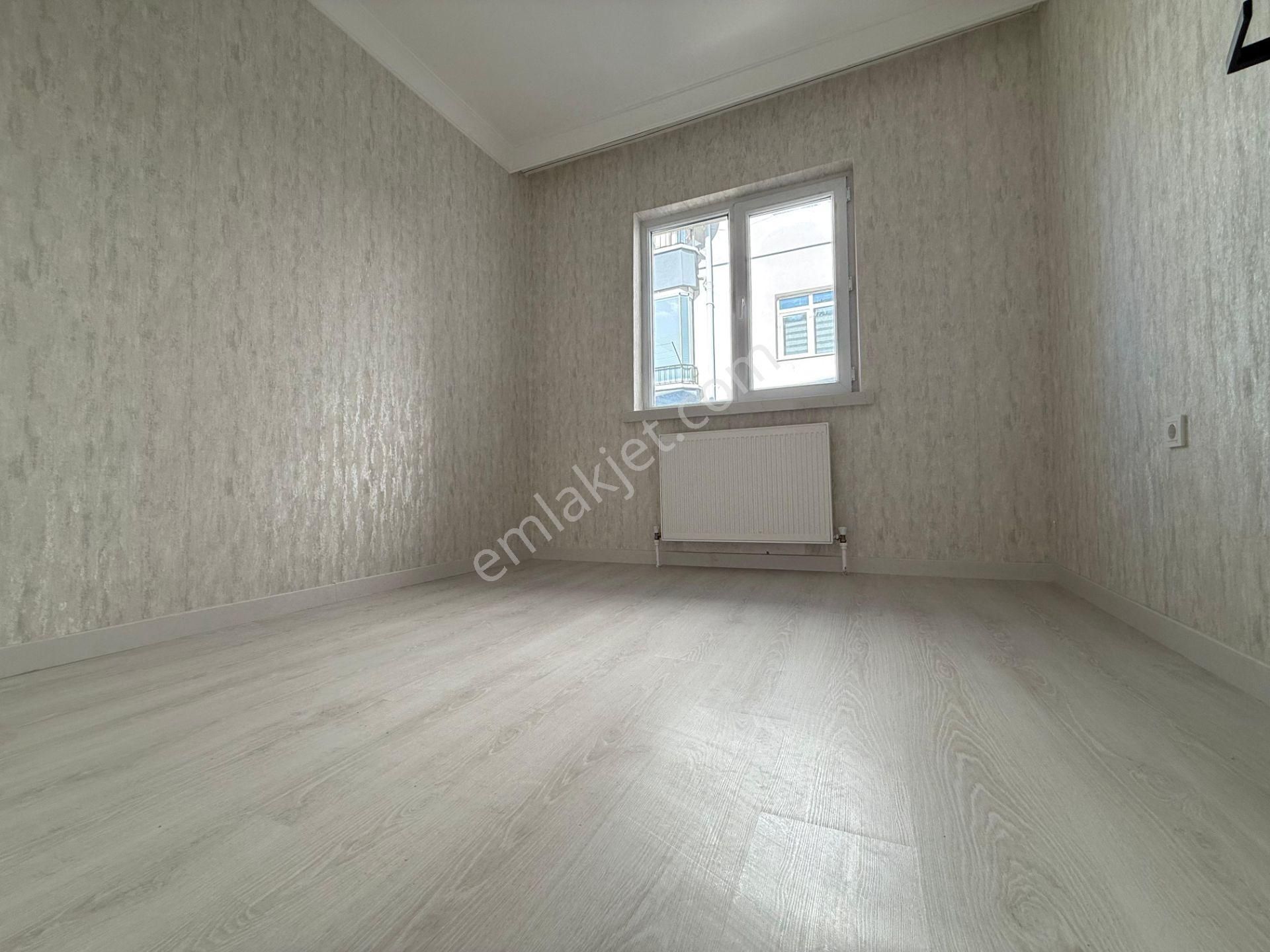 İncirli'de Merkezi Konum Ara Katta Lüx Yapılı Manzaralı 3+1 Daire - Görsel 16