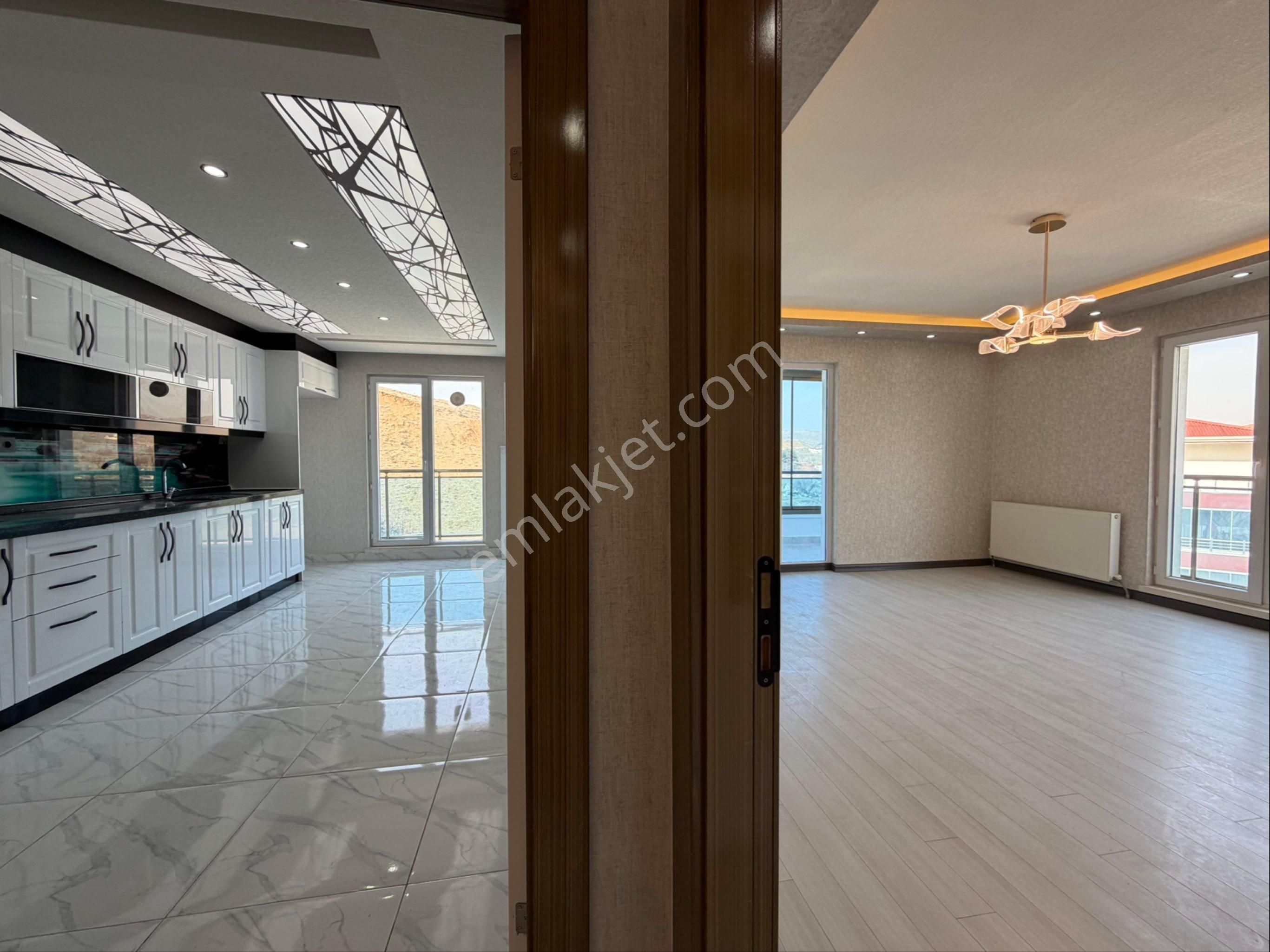 Öz.maşallah'dan Kök Tapulu 3+1 Ebeveyn Banyolu Ortta Katta Ful+full Yapılı Fırsatt - Görsel 6