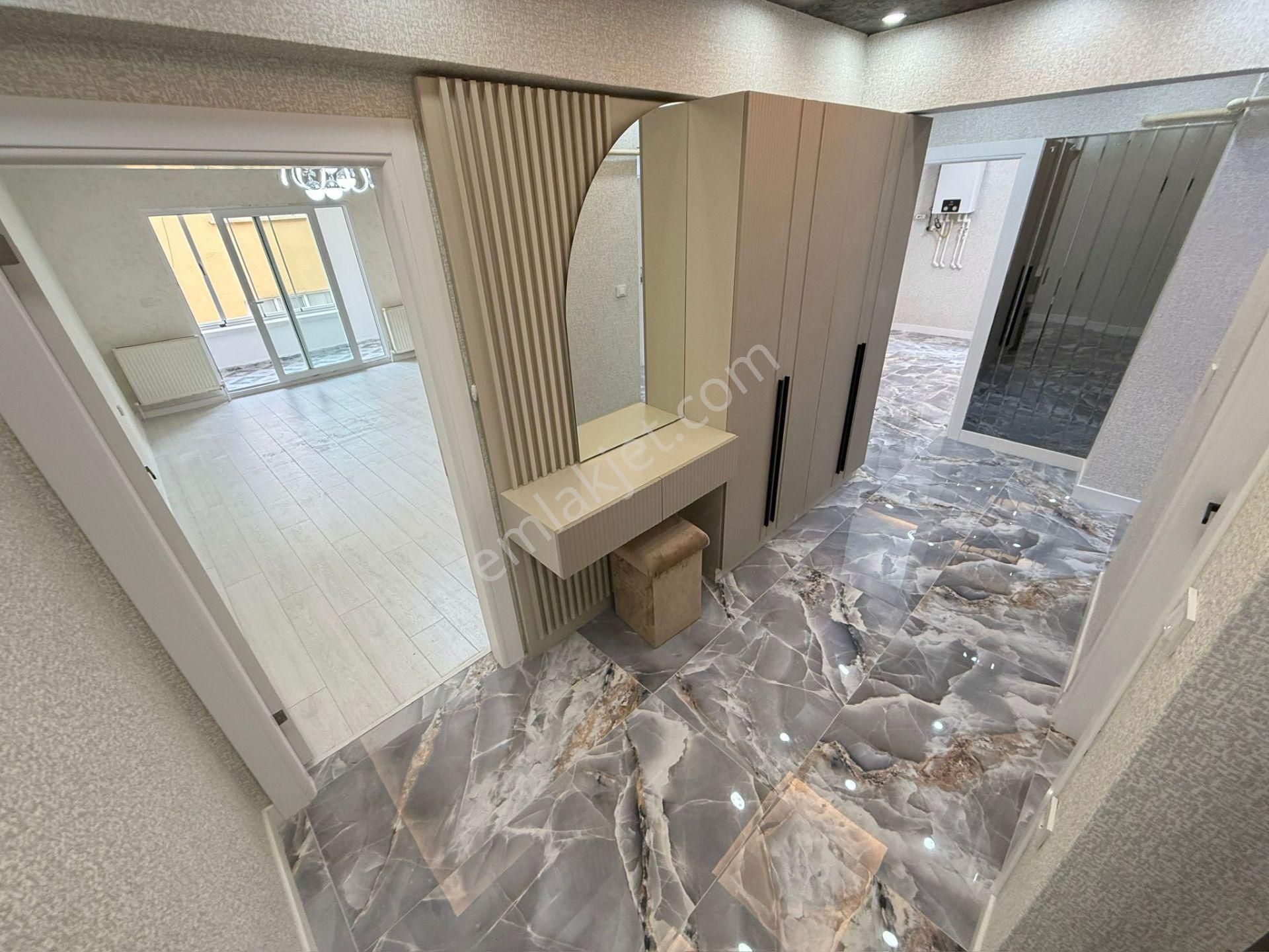 Kariyer'den Tepebaşı'nda Belediye Yakını Ara Katta Lüx 3+1 Daire - Görsel 17