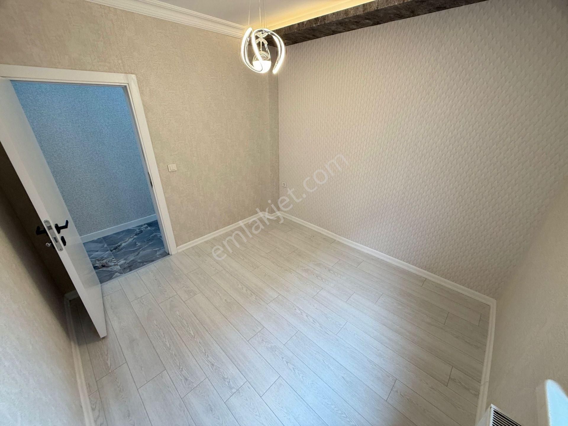 Kariyer'den Tepebaşı'nda Belediye Yakını Ara Katta Lüx 3+1 Daire - Görsel 25