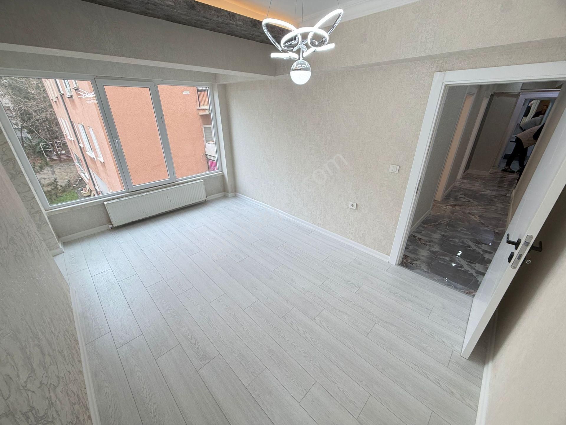 Kariyer'den Tepebaşı'nda Belediye Yakını Ara Katta Lüx 3+1 Daire - Görsel 34