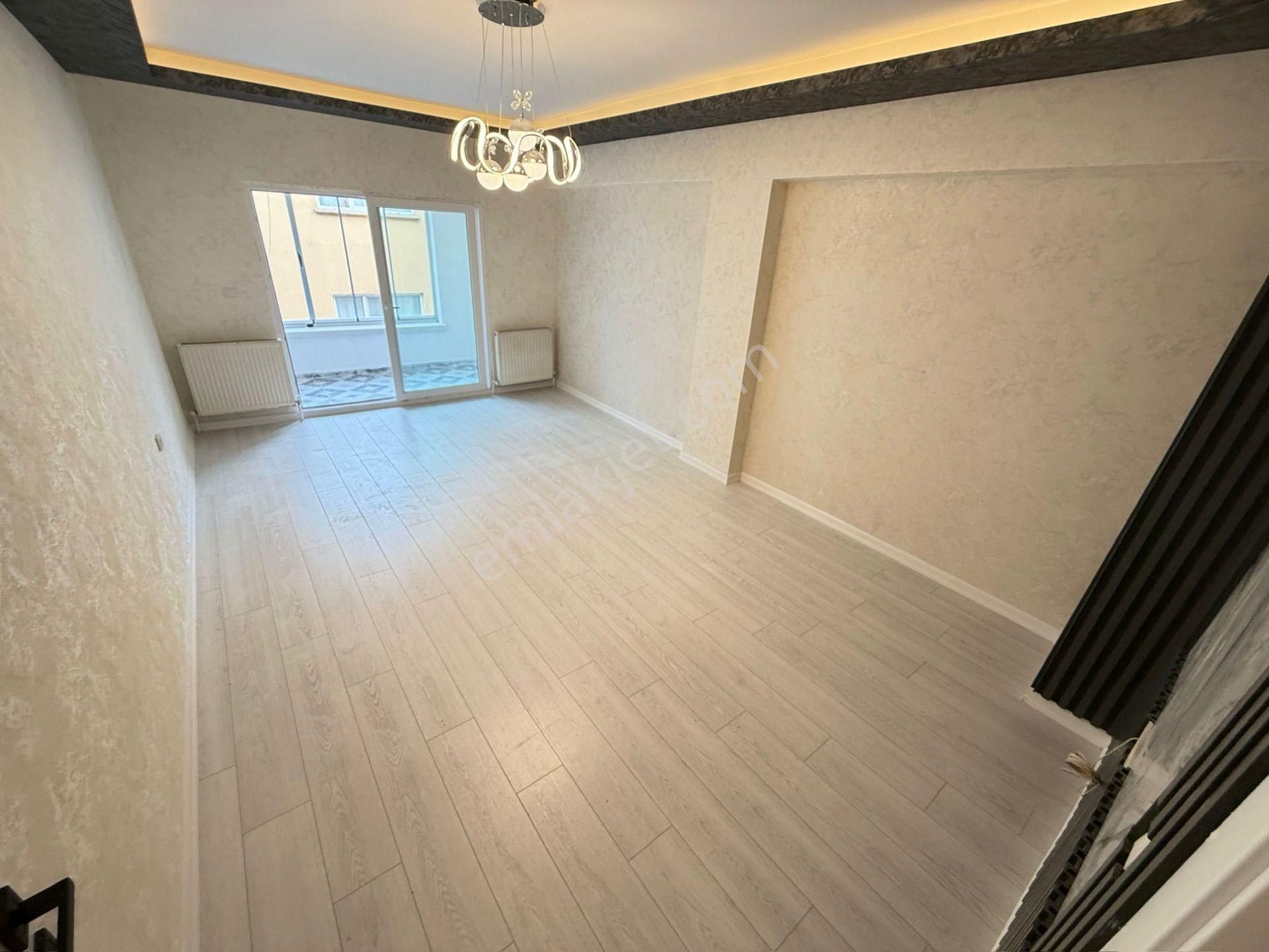 Kariyer'den Tepebaşı'nda Belediye Yakını Ara Katta Lüx 3+1 Daire - Görsel 10