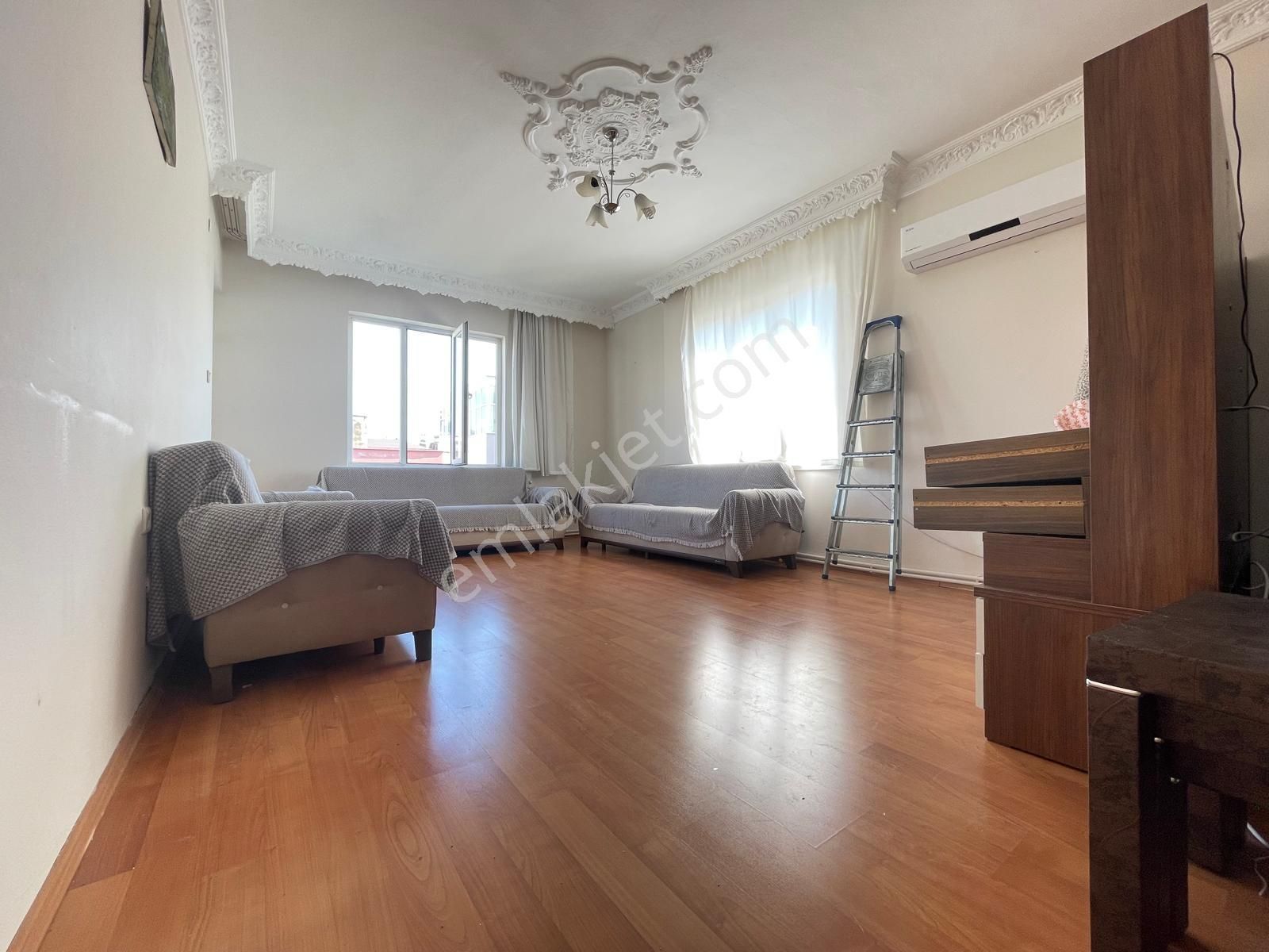 Katta Doğalgazlı Eşyasız Kiralık 3+1 Tramvaya 100 Metre Mesafede