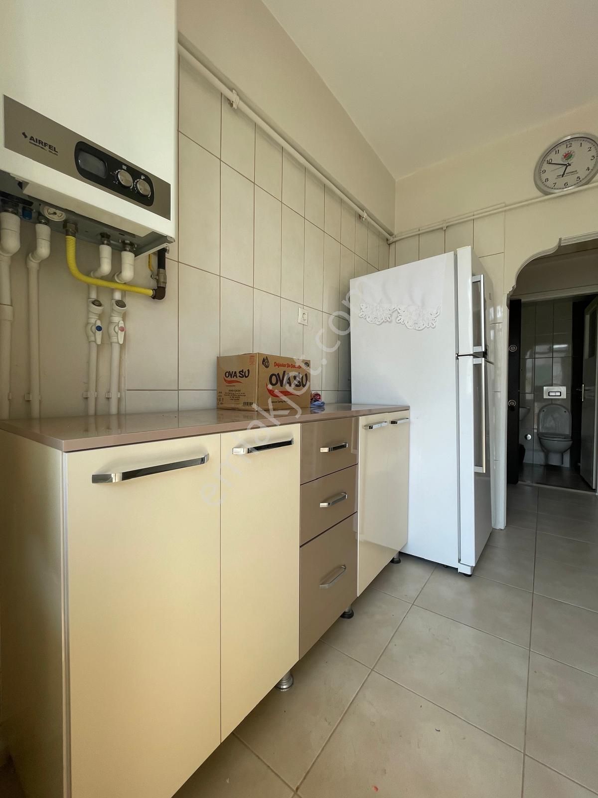 Katta Doğalgazlı Eşyasız Kiralık 3+1 Tramvaya 100 Metre Mesafede - Görsel 15