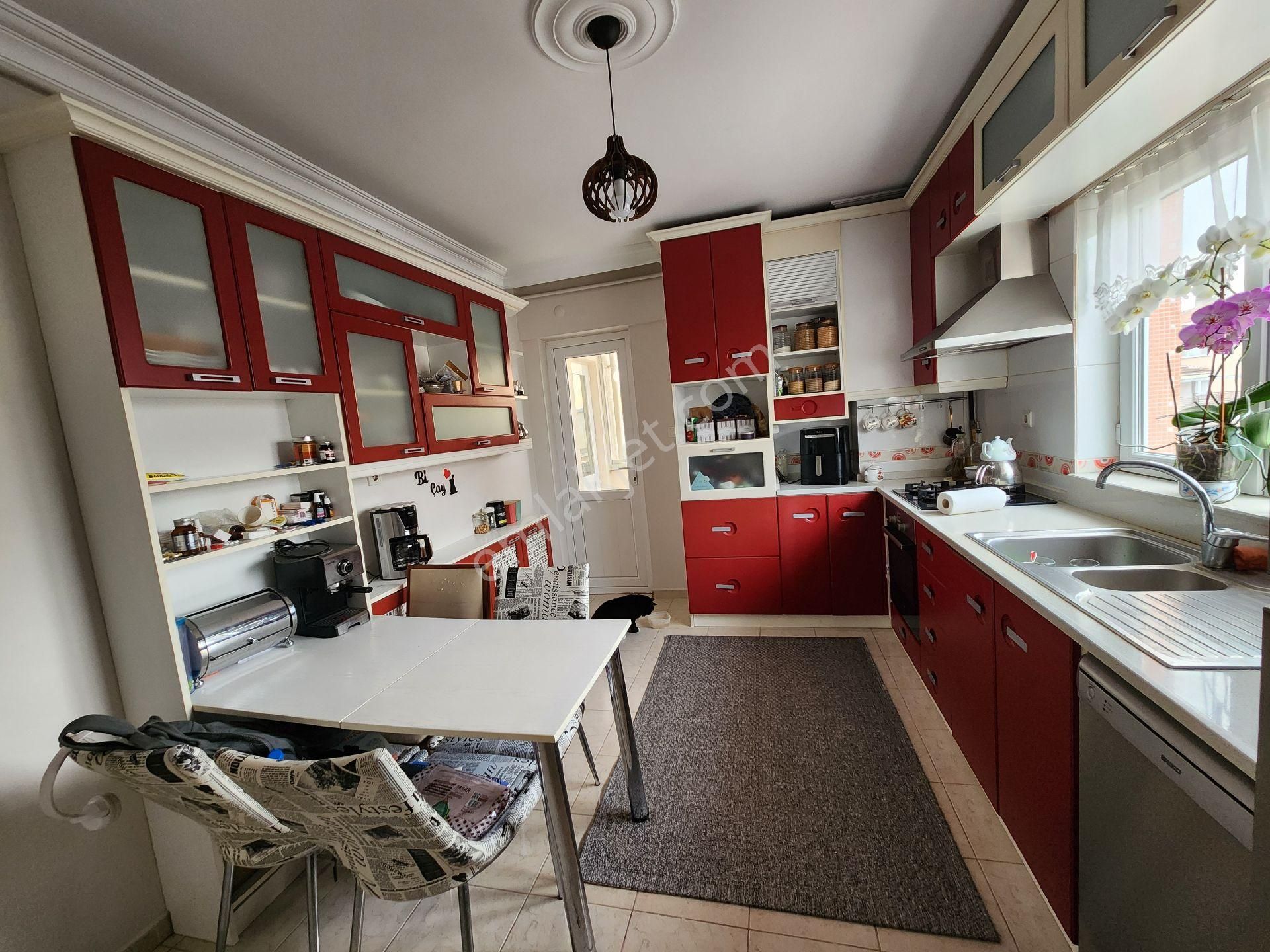 Merkezi Konumda, Ferah, Bakımlı Aile Dairesi - Görsel 9