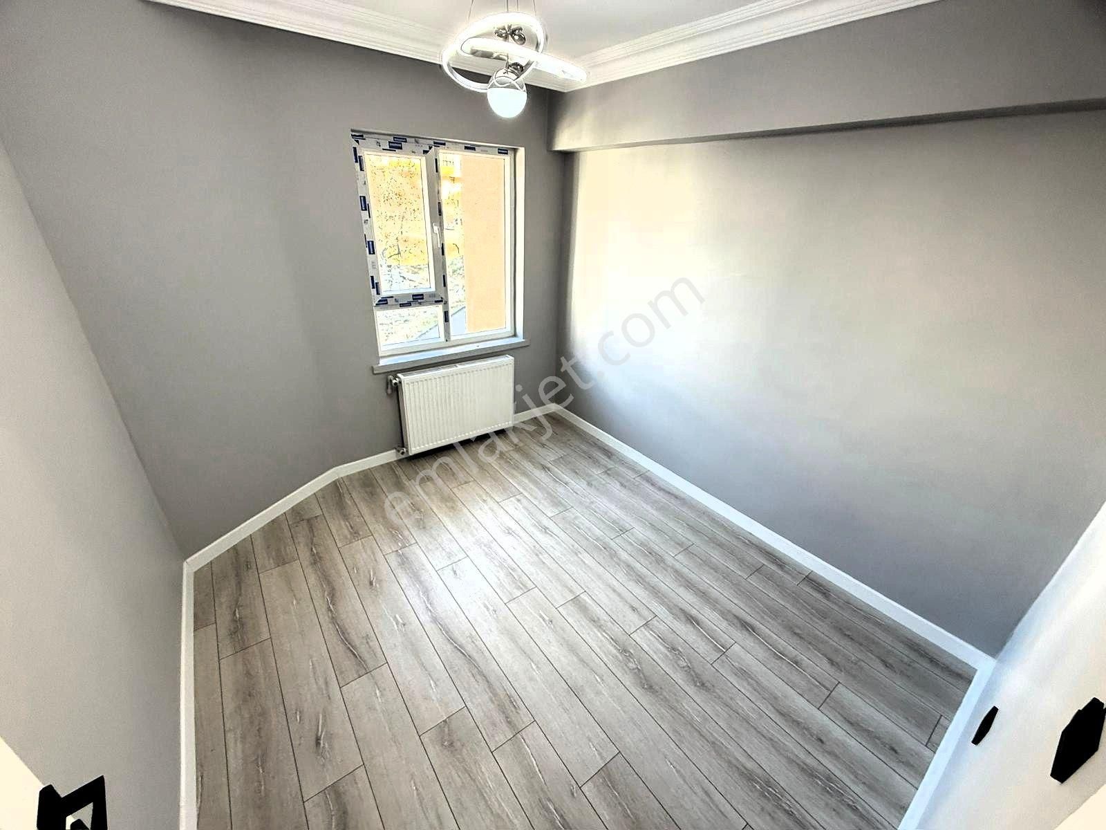 Kariyerden Ayvalı'da Asansölü Lüx Yapılı Ara Katta 3+1 Daire - Görsel 24