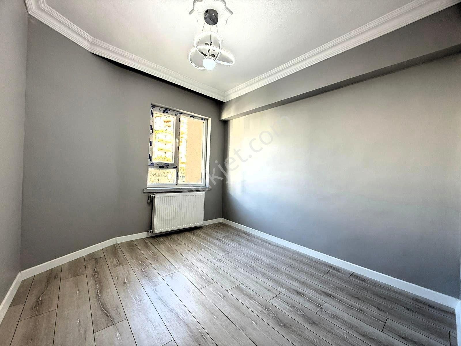 Kariyerden Ayvalı'da Asansölü Lüx Yapılı Ara Katta 3+1 Daire - Görsel 30