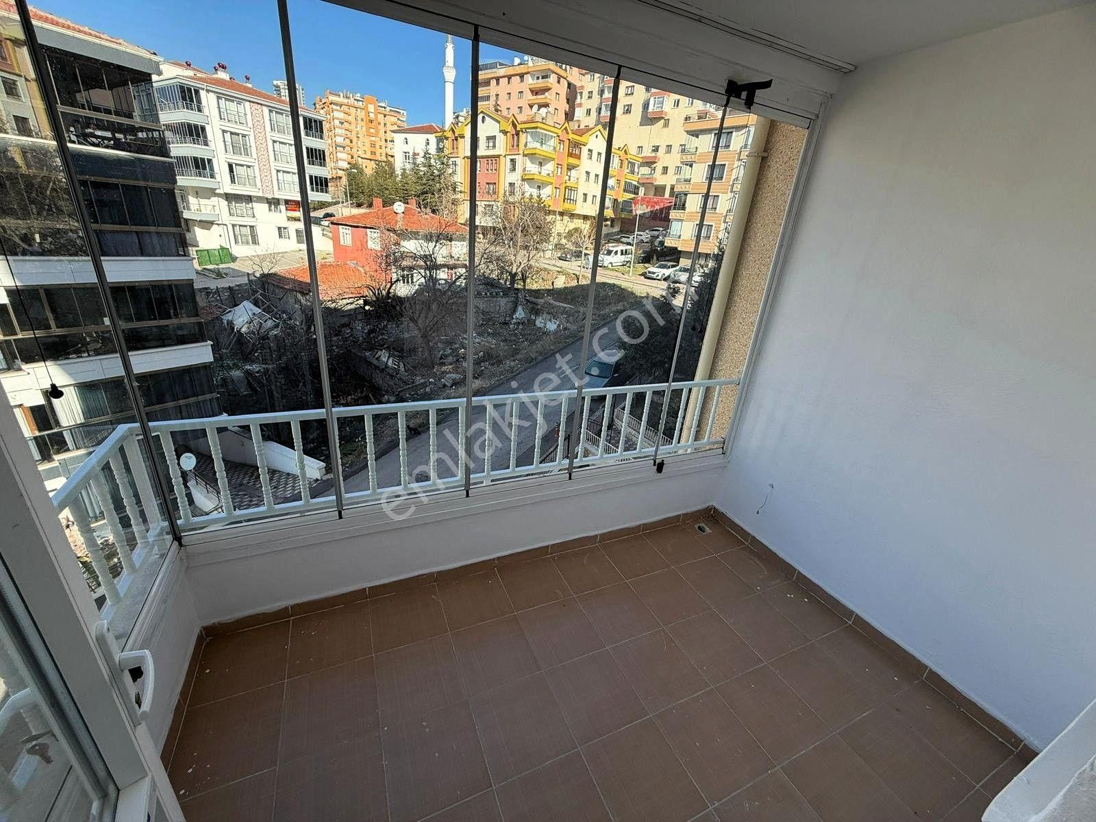 Kariyerden Ayvalı'da Asansölü Lüx Yapılı Ara Katta 3+1 Daire - Görsel 4