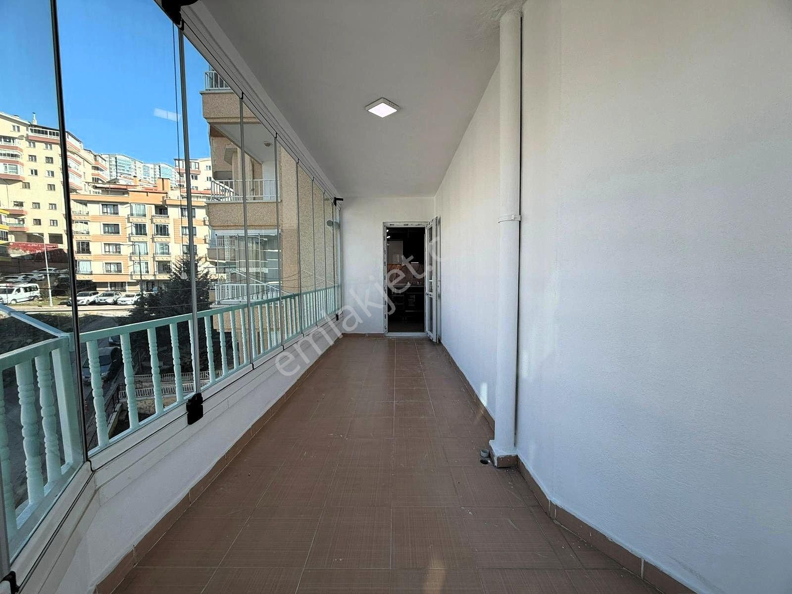 Kariyerden Ayvalı'da Asansölü Lüx Yapılı Ara Katta 3+1 Daire - Görsel 5