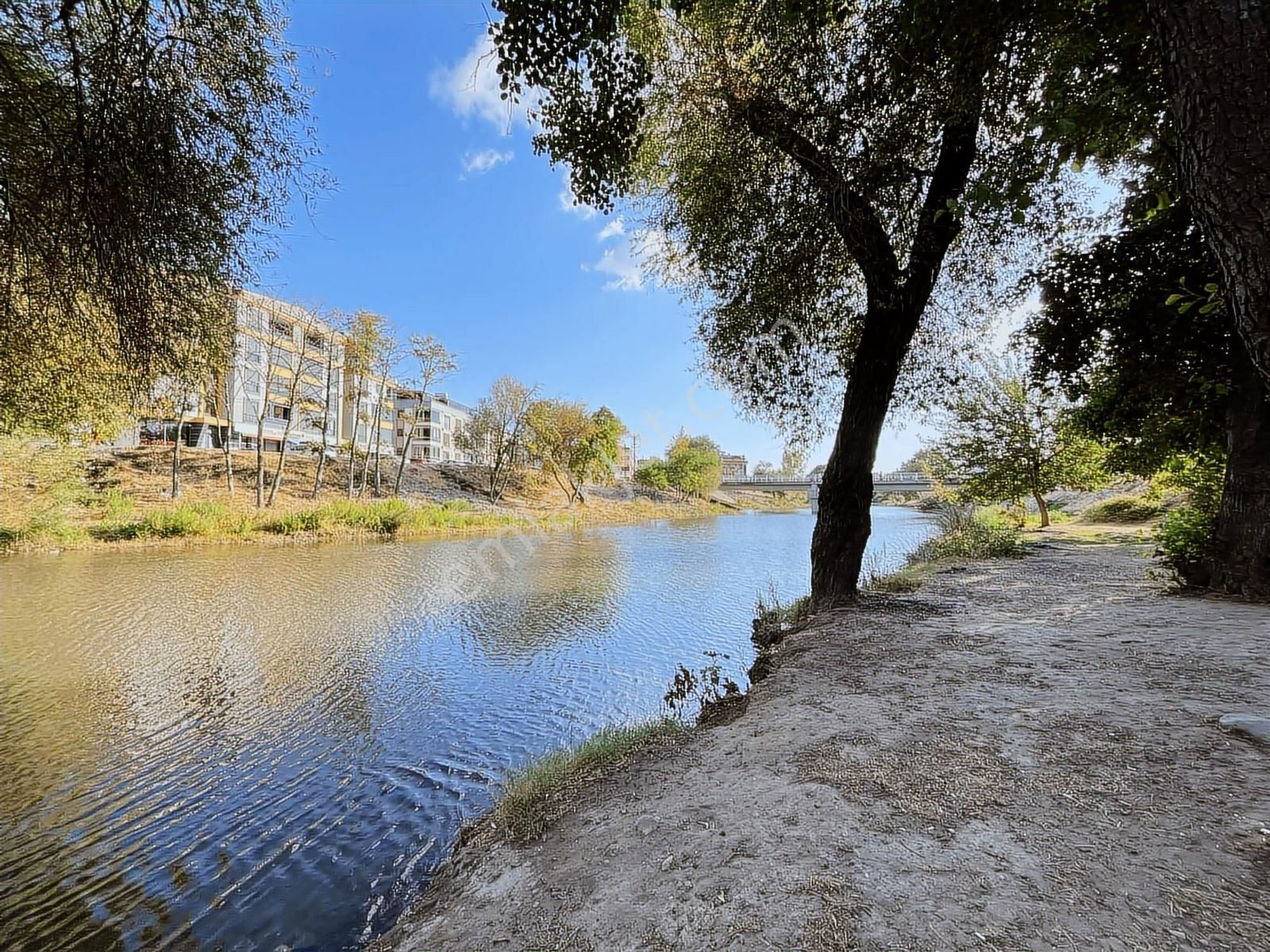 Gürsoy'dan Çay Manzaralı 3+1 Doğalgazlı Satılık Daire