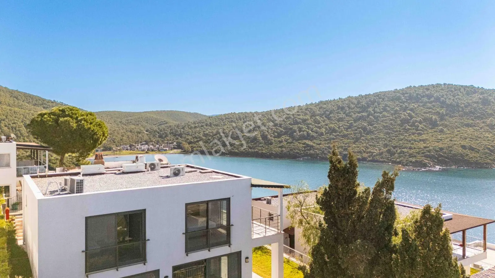 Adabükü Doktorlar Sitesi’de Deniz Manzaralı Köşe Konumlu Dubleks - Görsel 4