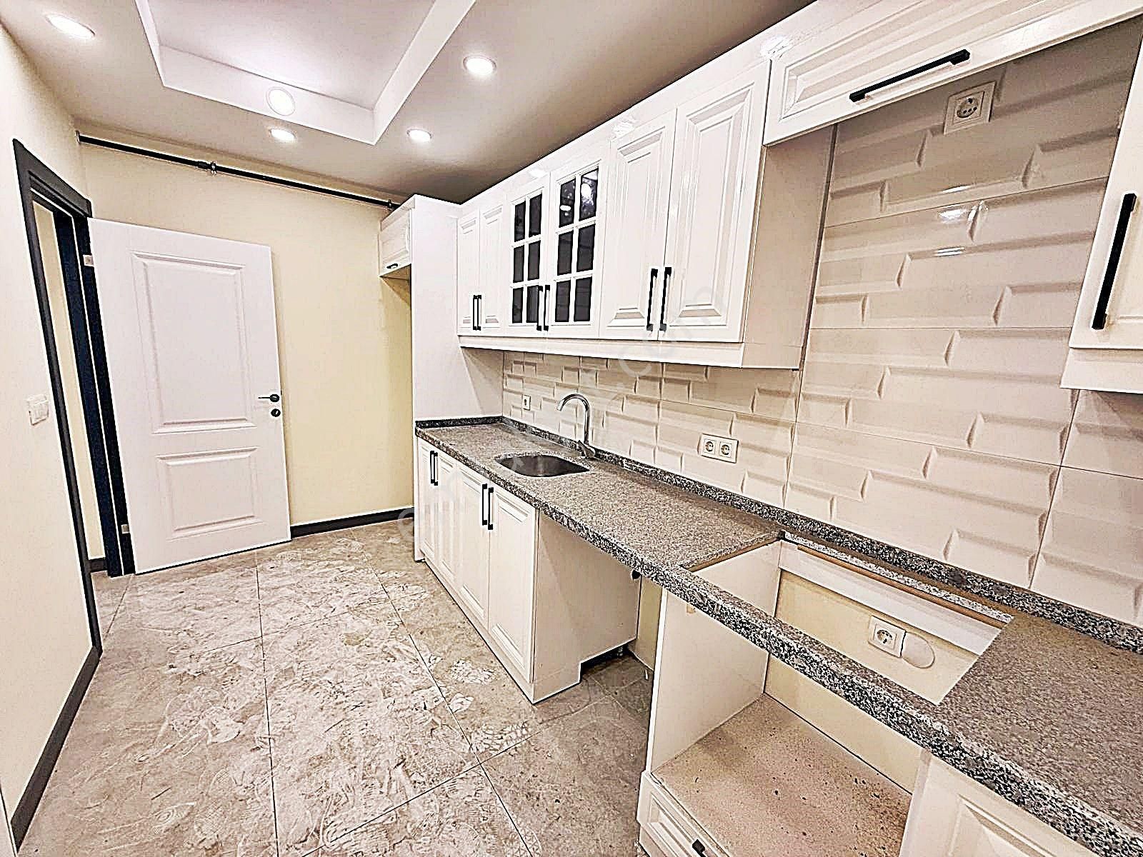 Beylikdüzü Yakuplu Mahallesinde Her Odası Güneş Alan Geniş Metrekare 3+1 Daire - Görsel 12