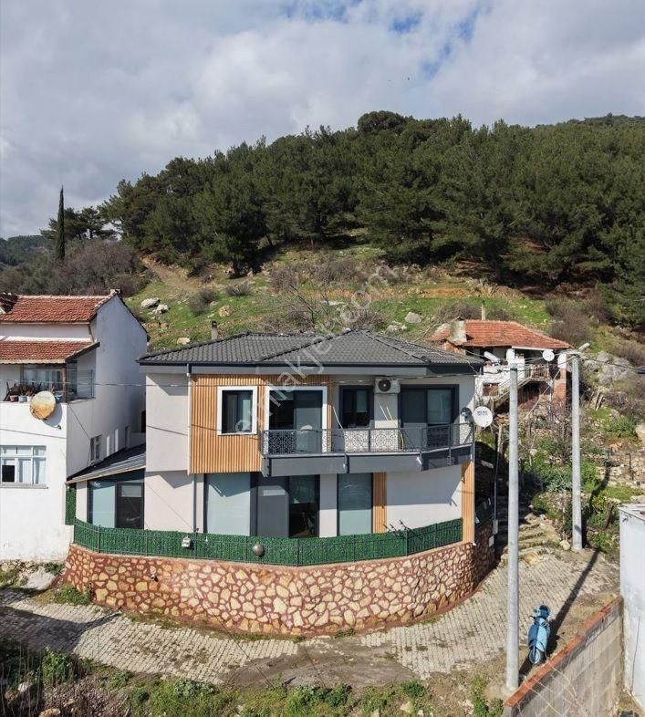 Yetkili - Pınarbaşında Deniz Manzaralı 4 Banyolu Tam Müstakil 4+1 Villa