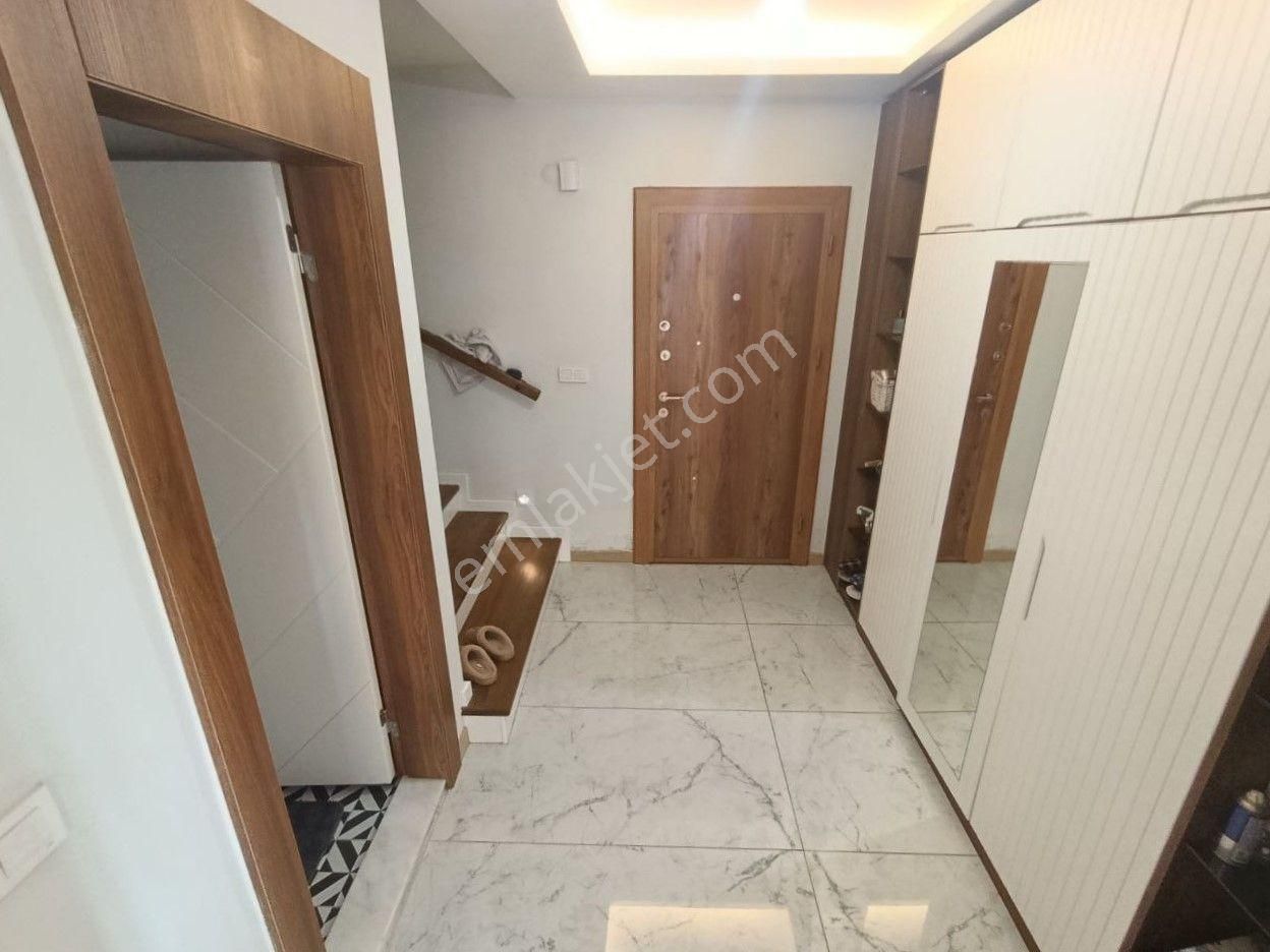 Yetkili - Pınarbaşında Deniz Manzaralı 4 Banyolu Tam Müstakil 4+1 Villa - Görsel 12