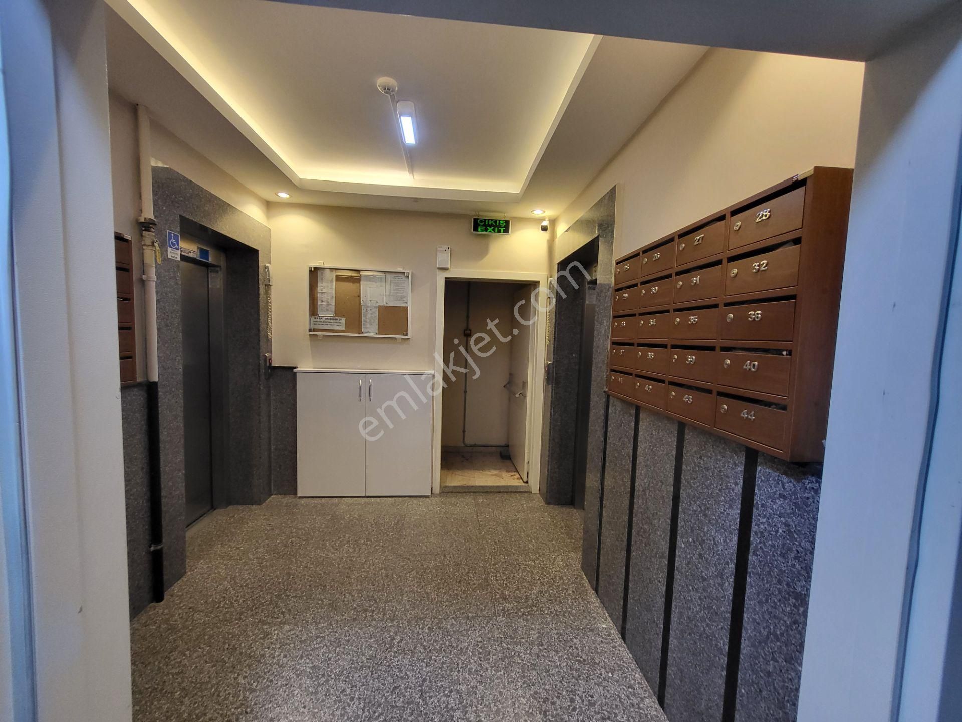 Ümraniye'de 2+1, 70m² Net, Güney Cephe, Eşyasız Kiralık Daire - Görsel 3