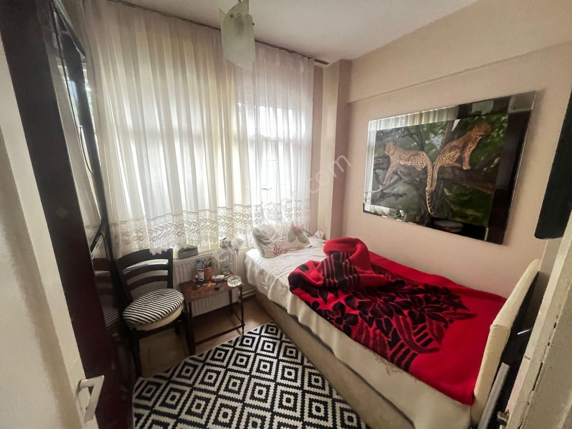 Üsküdar Ayazmada Muhteşem Lokasyonda 2+1 Ara Kat 90m² - Görsel 6