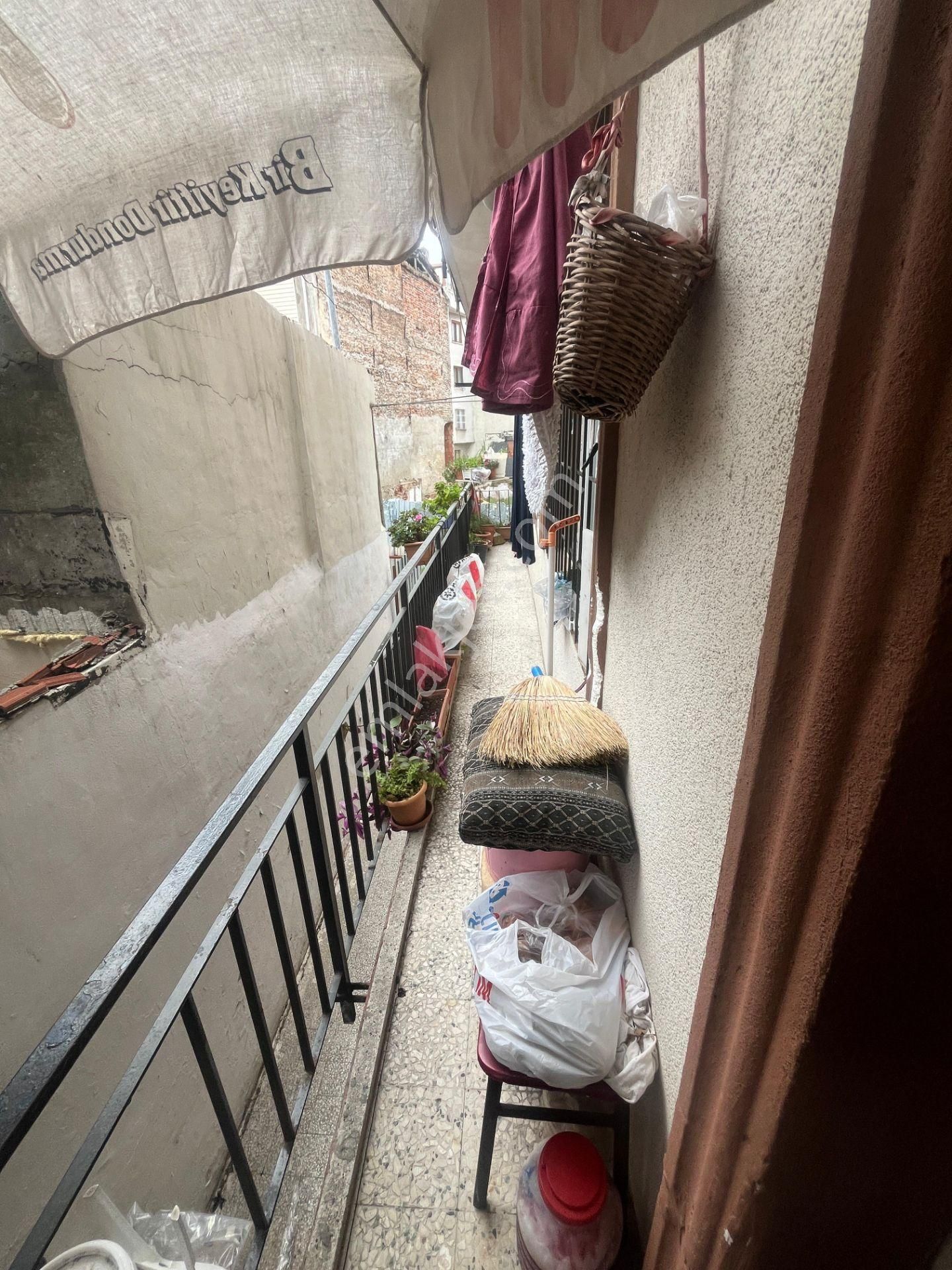 Üsküdar Ayazmada Muhteşem Lokasyonda 2+1 Ara Kat 90m² - Görsel 8