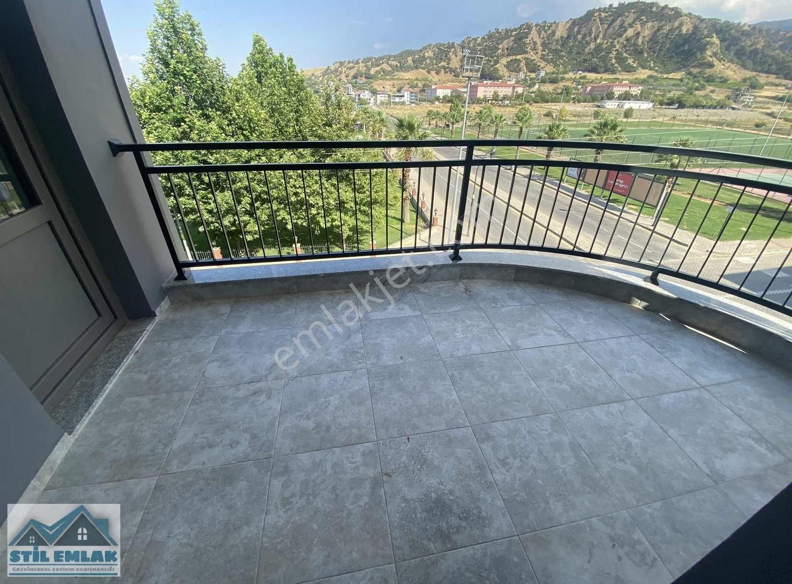 Salihli Satılık 3+1 Özel Otoparklı Daire Kurtuluş Mh. Gümüş Çayı - Görsel 14