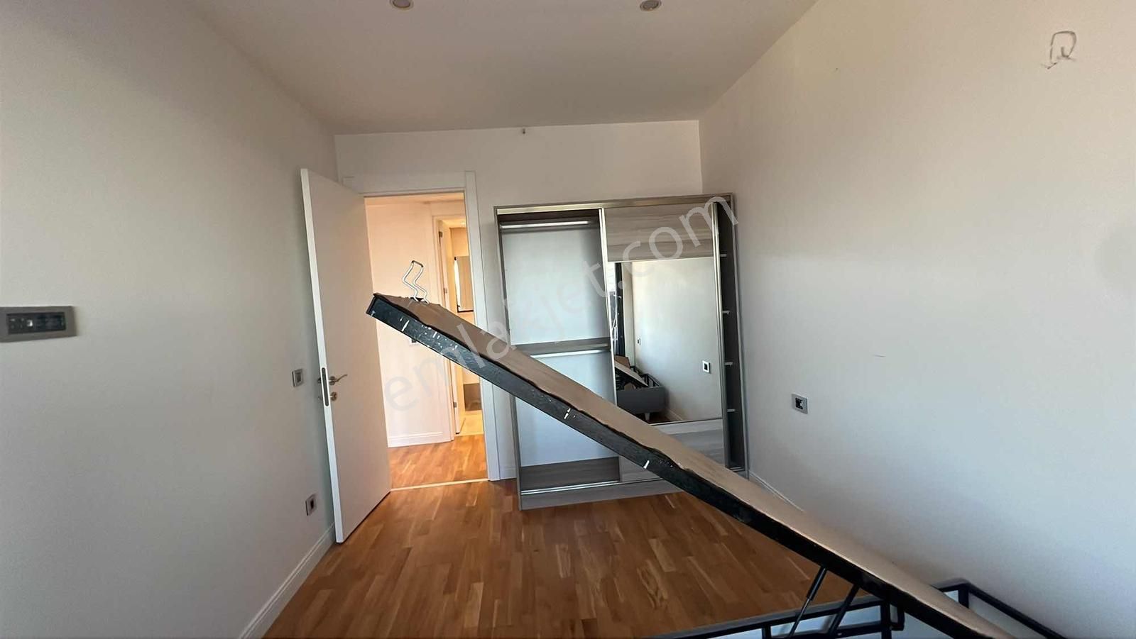 Göze Emlaktan Satılık Site İçerisinde 1+1 Manzaralı Daire - Görsel 2