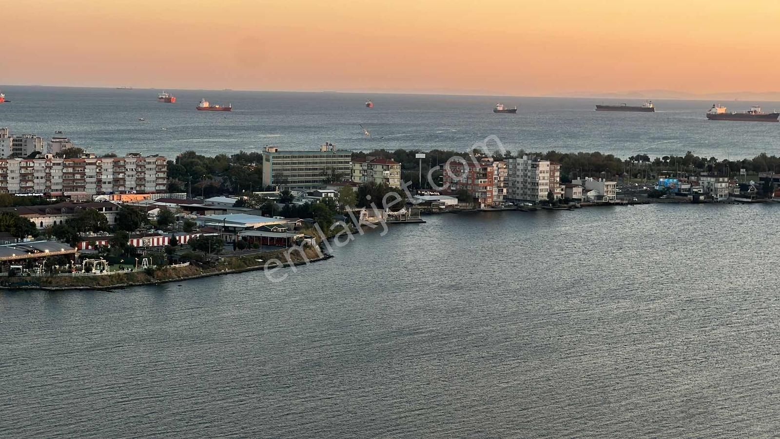 Göze Emlaktan Satılık Site İçerisinde 1+1 Manzaralı Daire