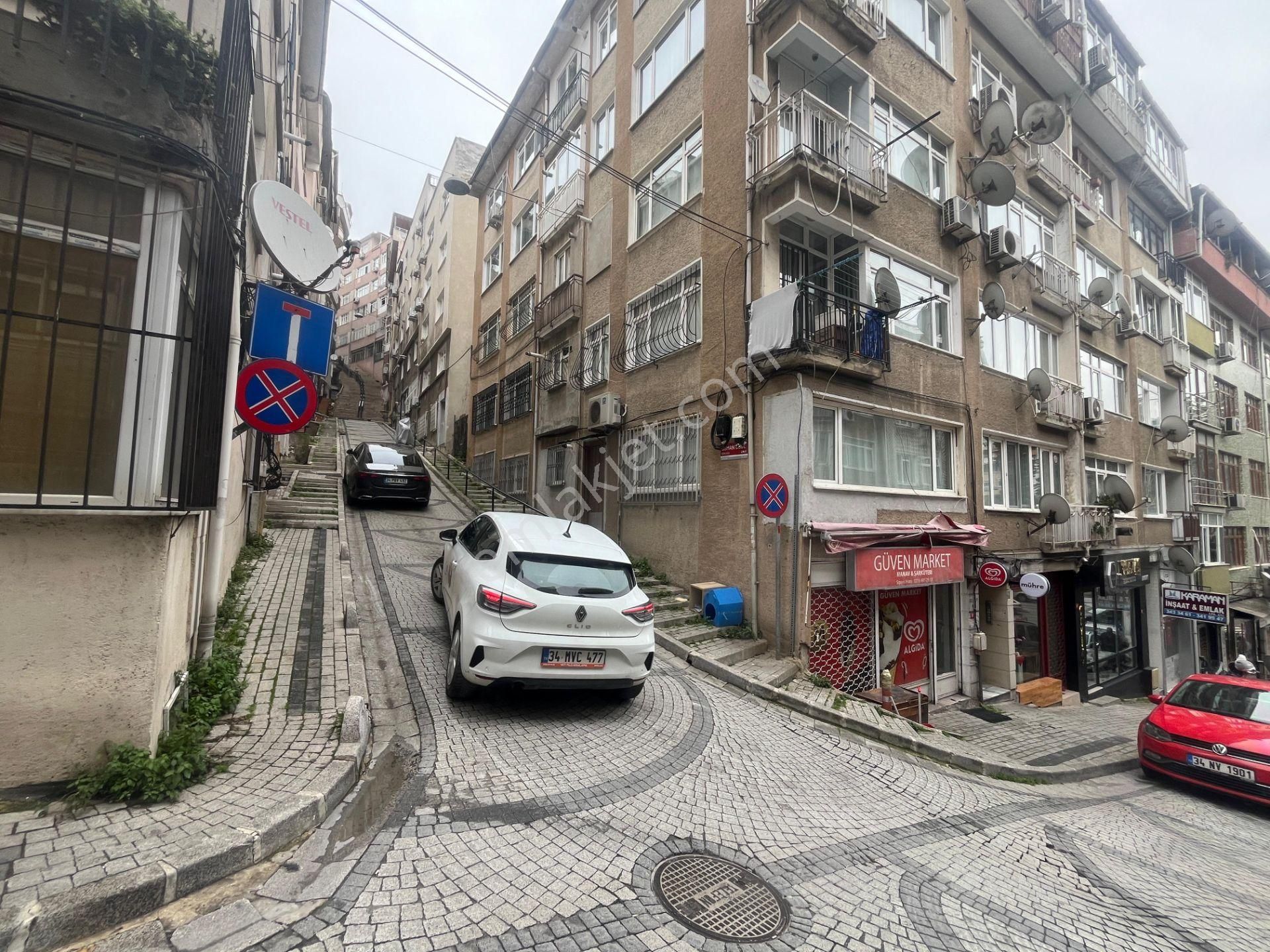 Üsküdar Sultan Tepede Marmaraya 7-8 Dakika Ara Kat 2+1 95m² - Görsel 23